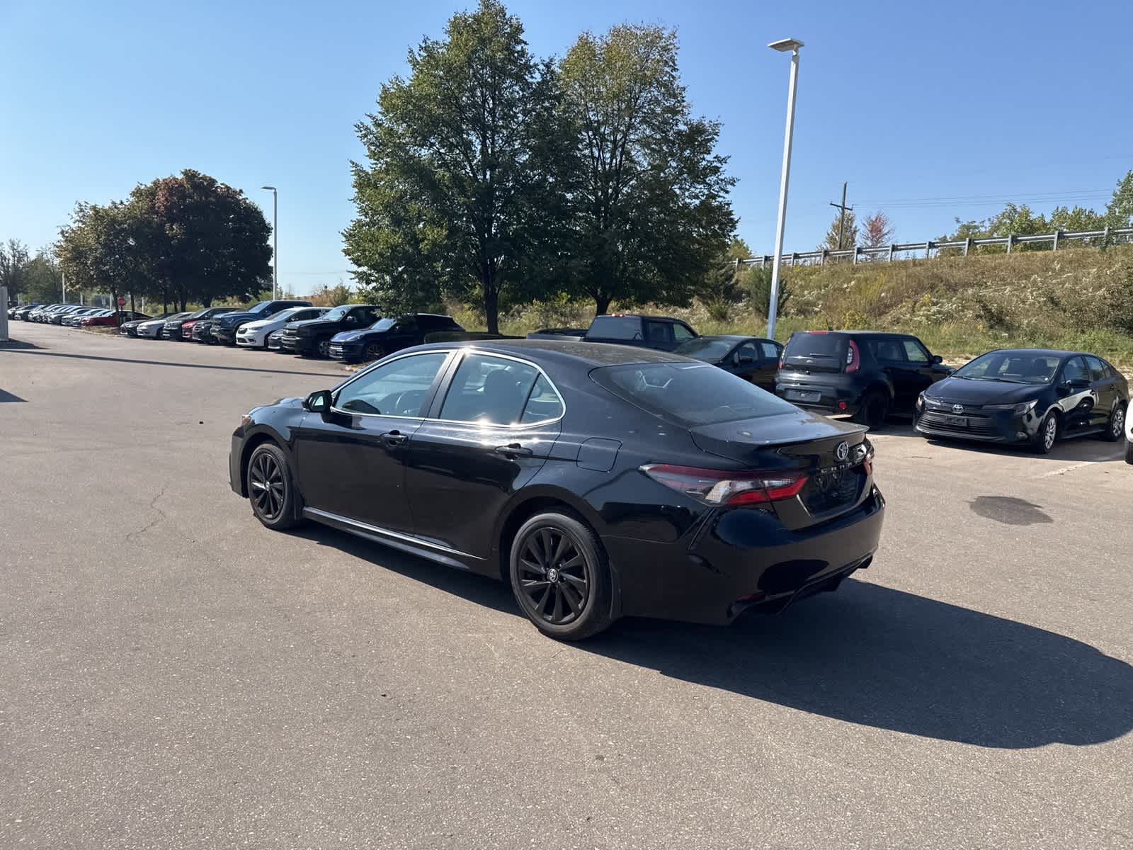 Thumbnail: 2021 Toyota Camry - 28