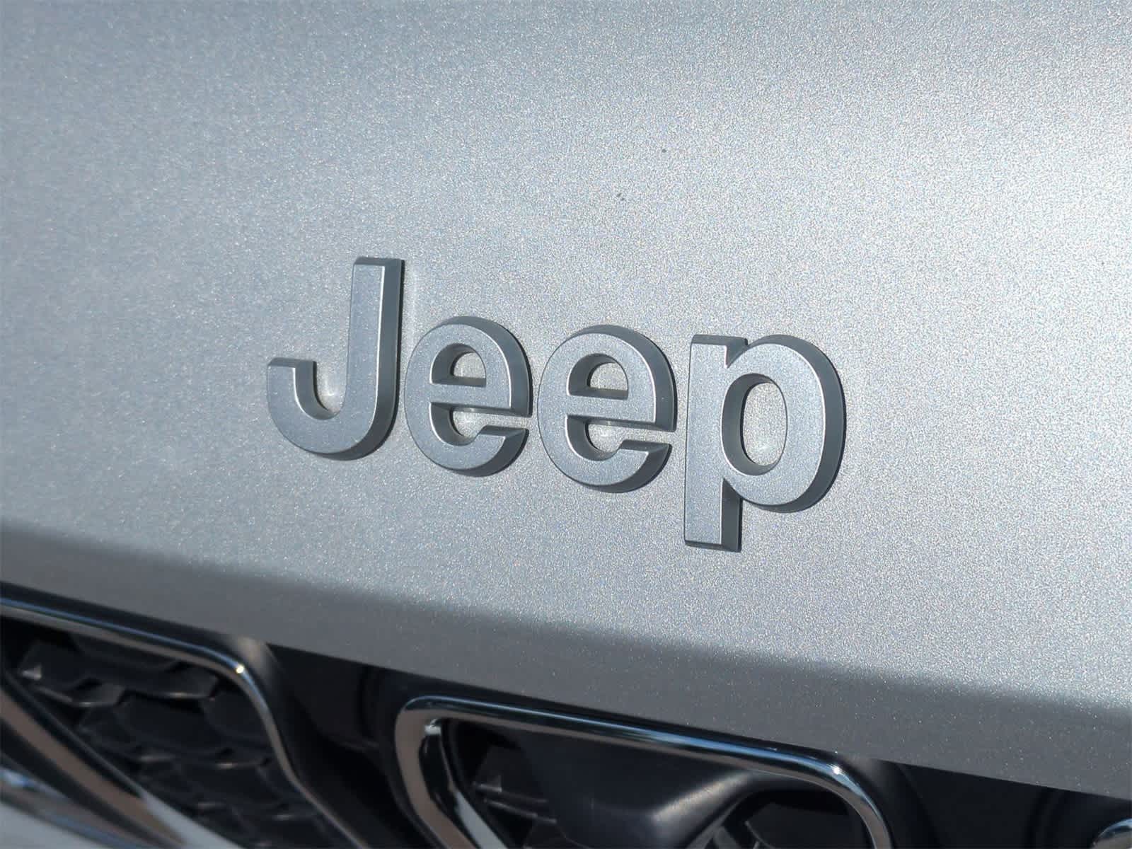 Thumbnail: 2024 Jeep Grand Cherokee L - 12