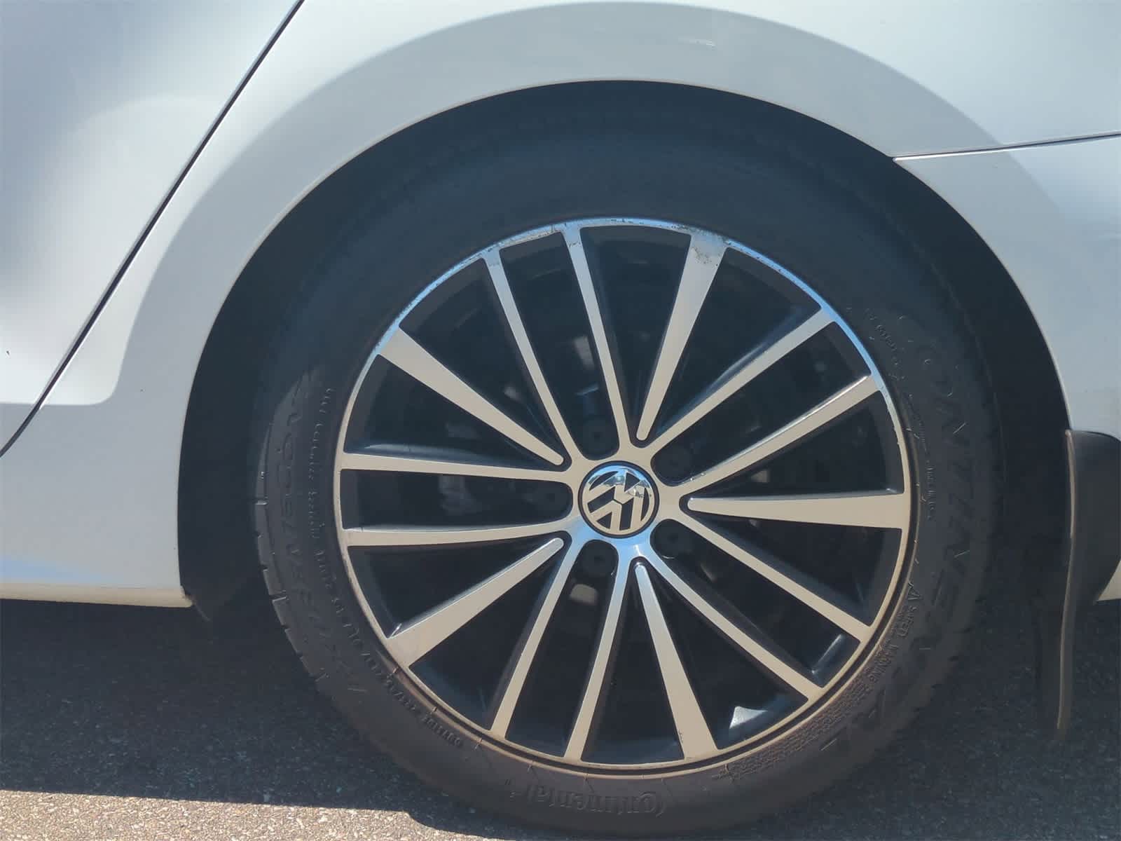 Thumbnail: 2016 Volkswagen Jetta - 14