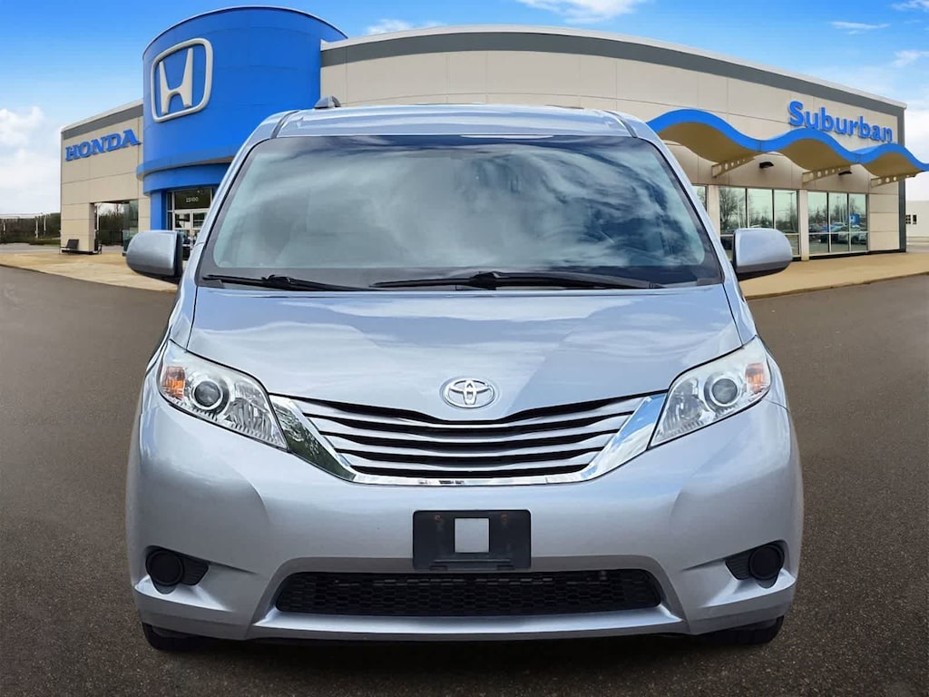 Used 2016 Toyota Sienna LE Van