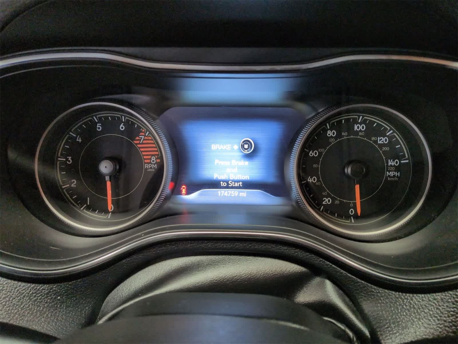 Thumbnail: 2019 Jeep Cherokee - 32