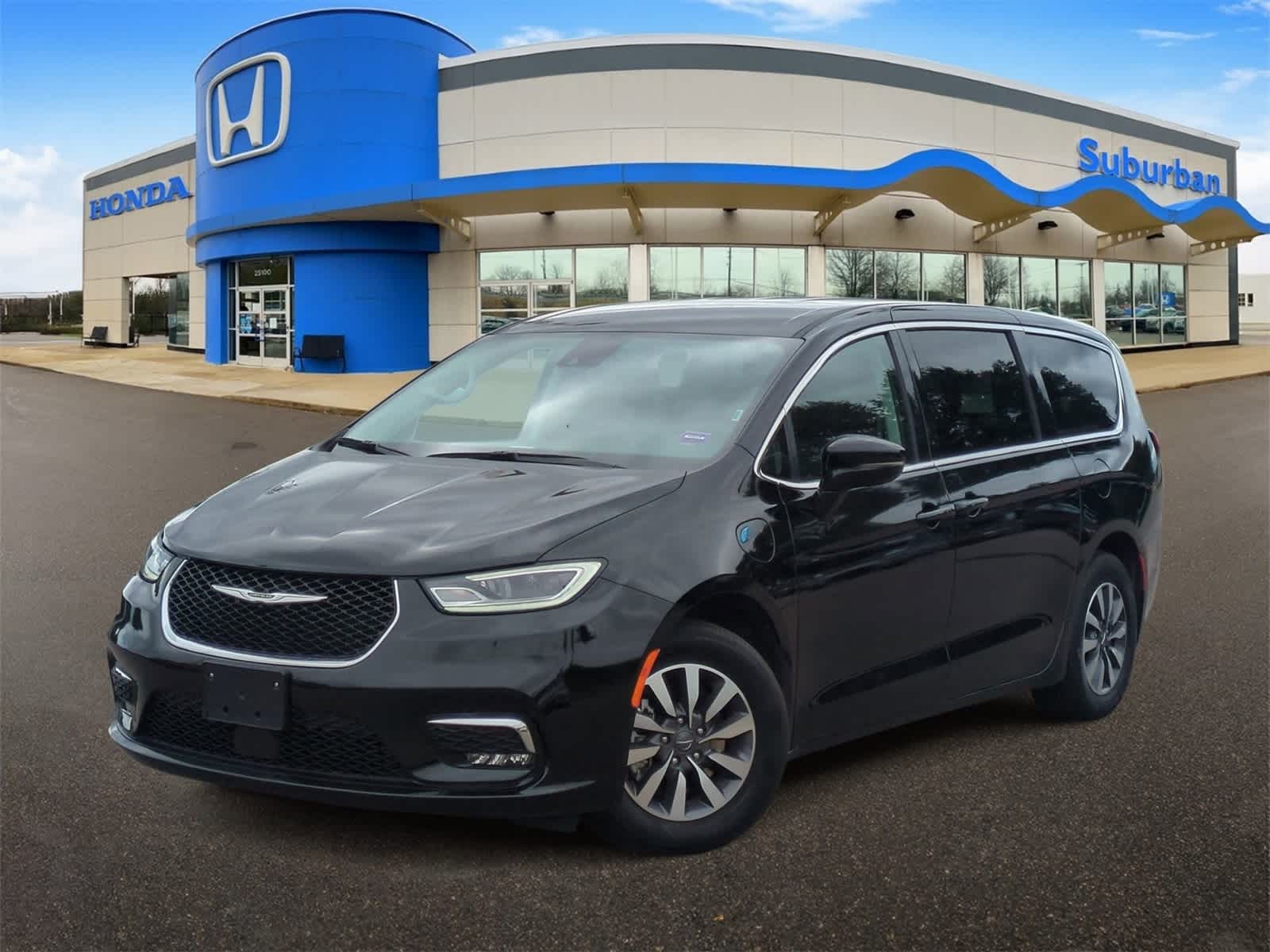 Thumbnail: 2024 Chrysler Pacifica - 1