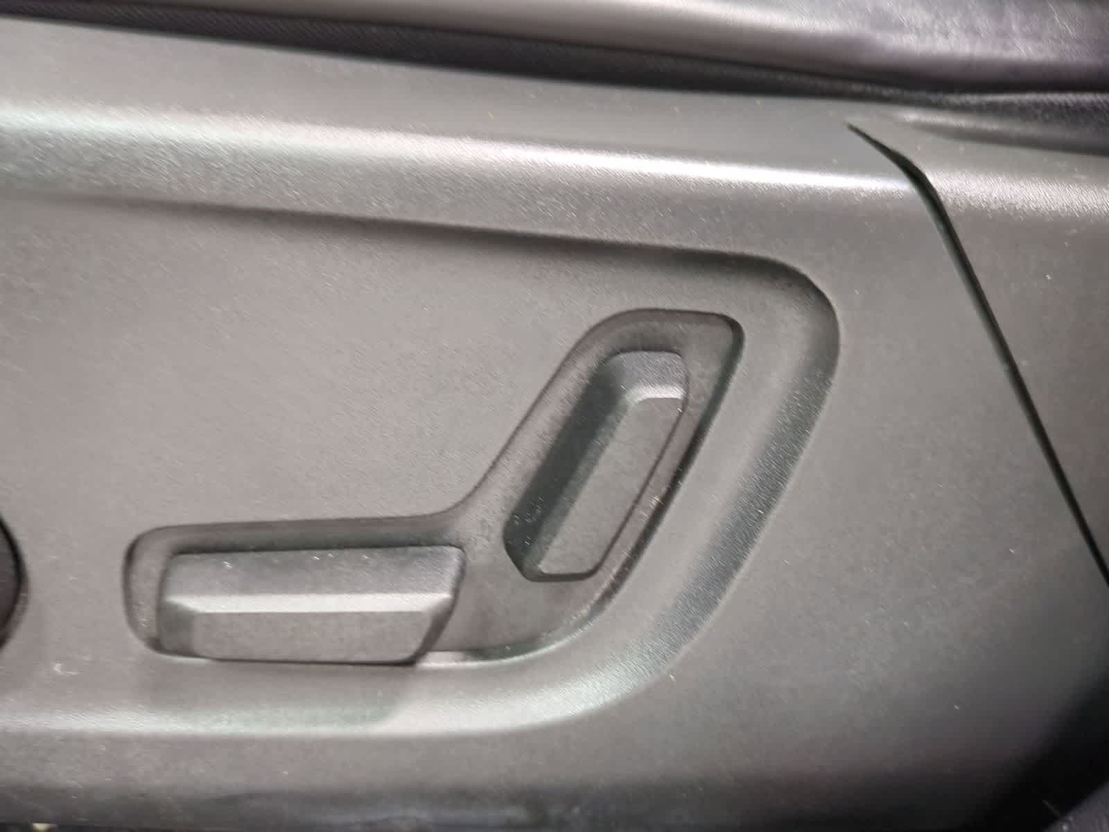 Thumbnail: 2019 Volvo XC40 - 18