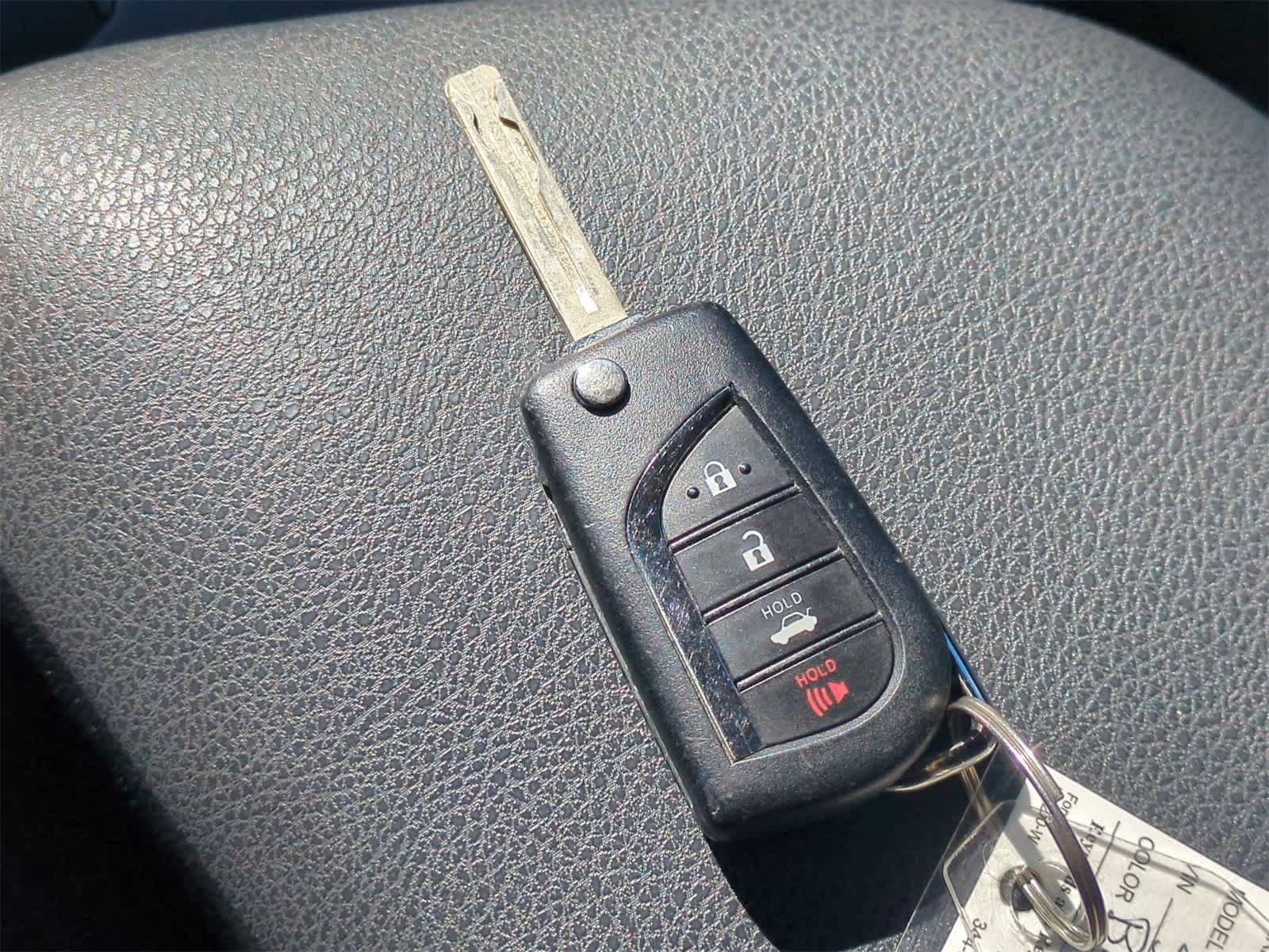 Thumbnail: 2021 Toyota Camry - 33