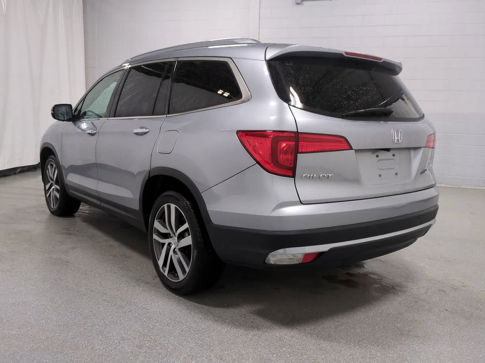 Thumbnail: 2018 Honda Pilot - 12