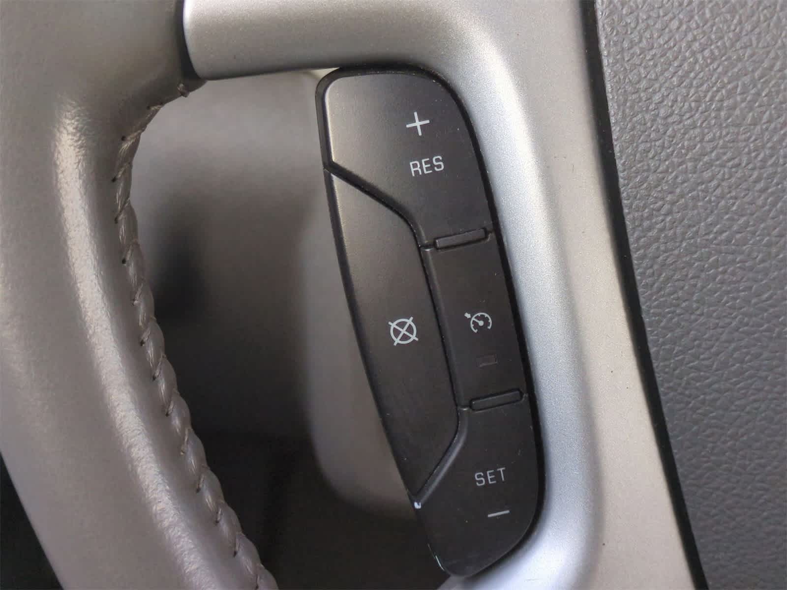 Thumbnail: 2010 Chevrolet Traverse - 25