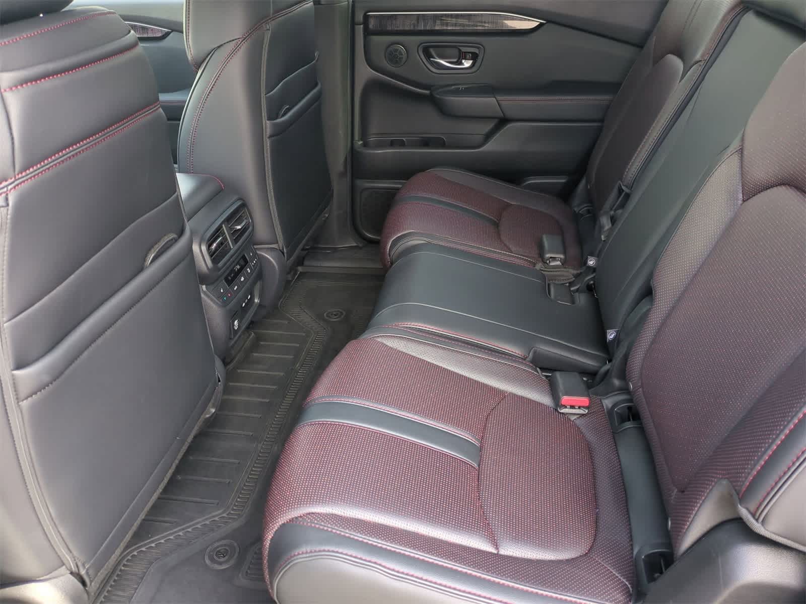 Thumbnail: 2025 Honda Pilot - 20