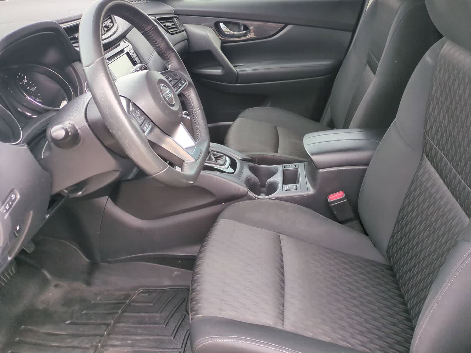 Thumbnail: 2018 Nissan Rogue - 16