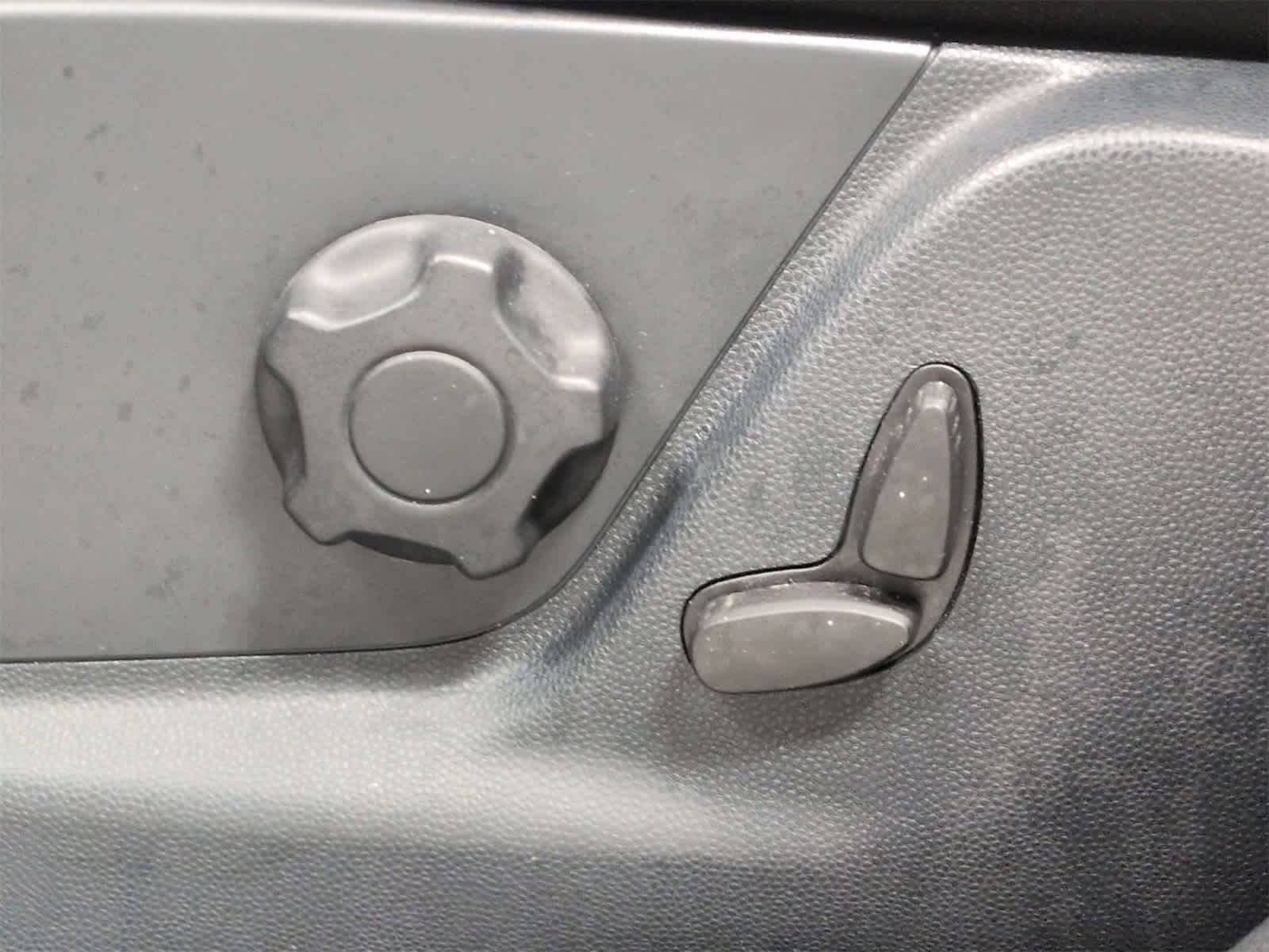 Thumbnail: 2018 Ford EcoSport - 18