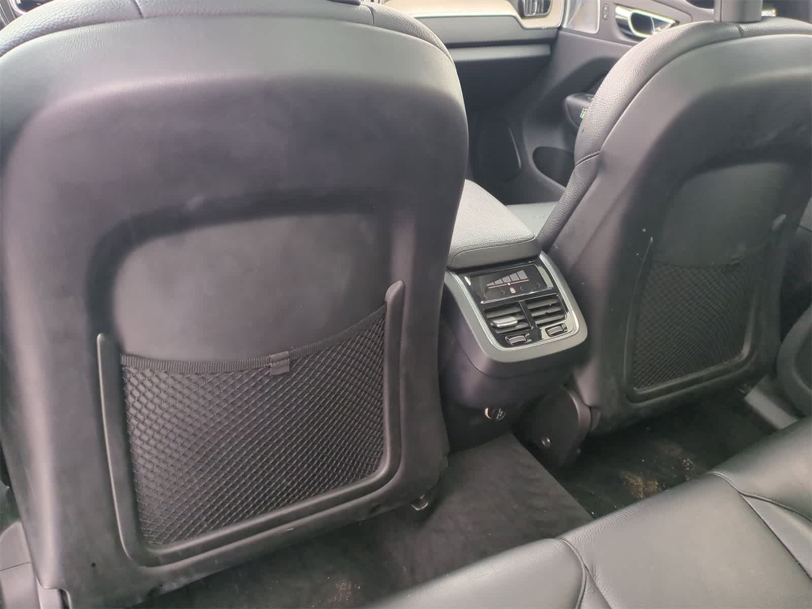 Thumbnail: 2018 Volvo XC60 - 19