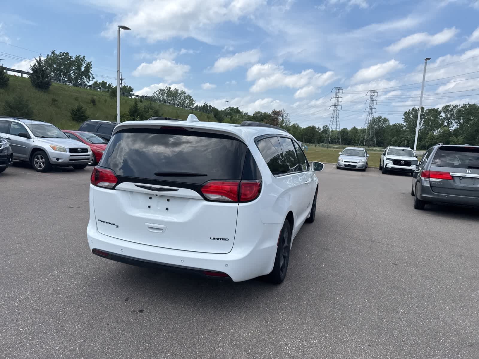 Thumbnail: 2019 Chrysler Pacifica - 11