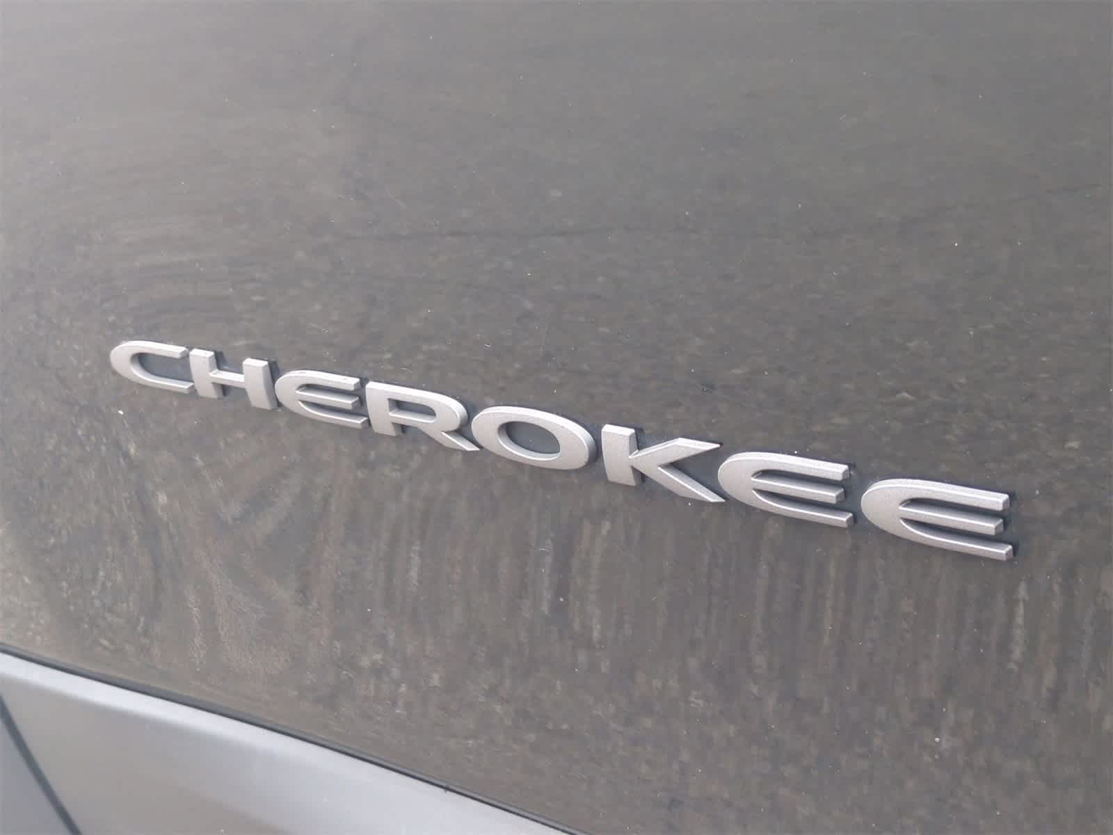 Thumbnail: 2019 Jeep Cherokee - 13