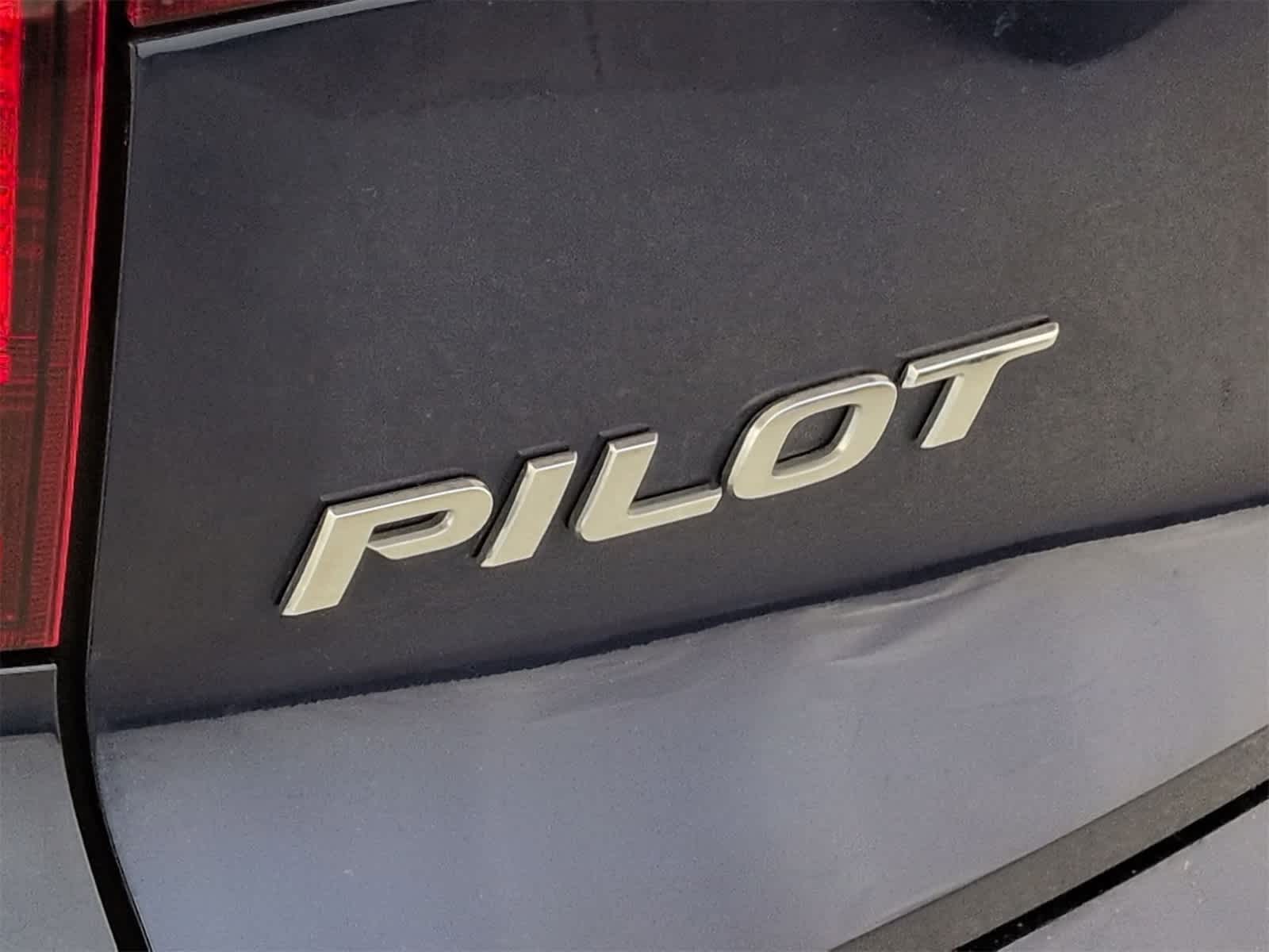 Thumbnail: 2016 Honda Pilot - 12