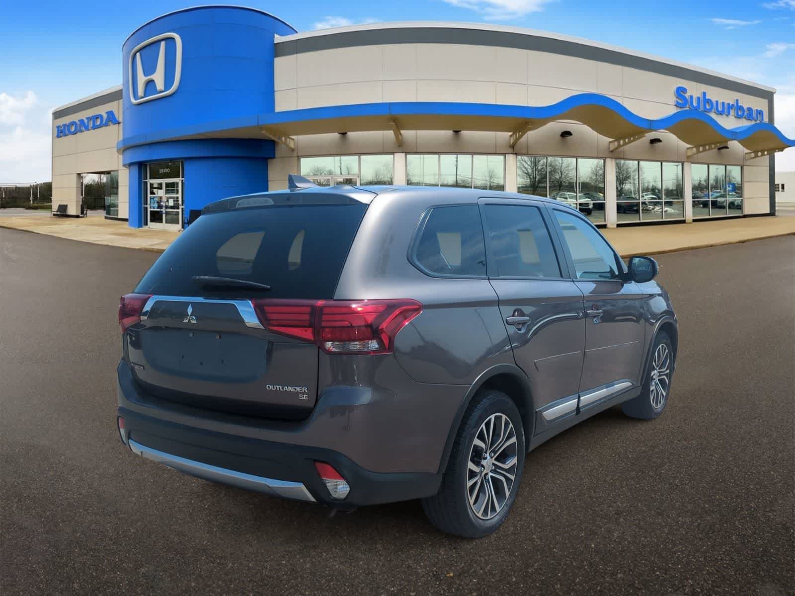 Thumbnail: 2018 Mitsubishi Outlander - 8