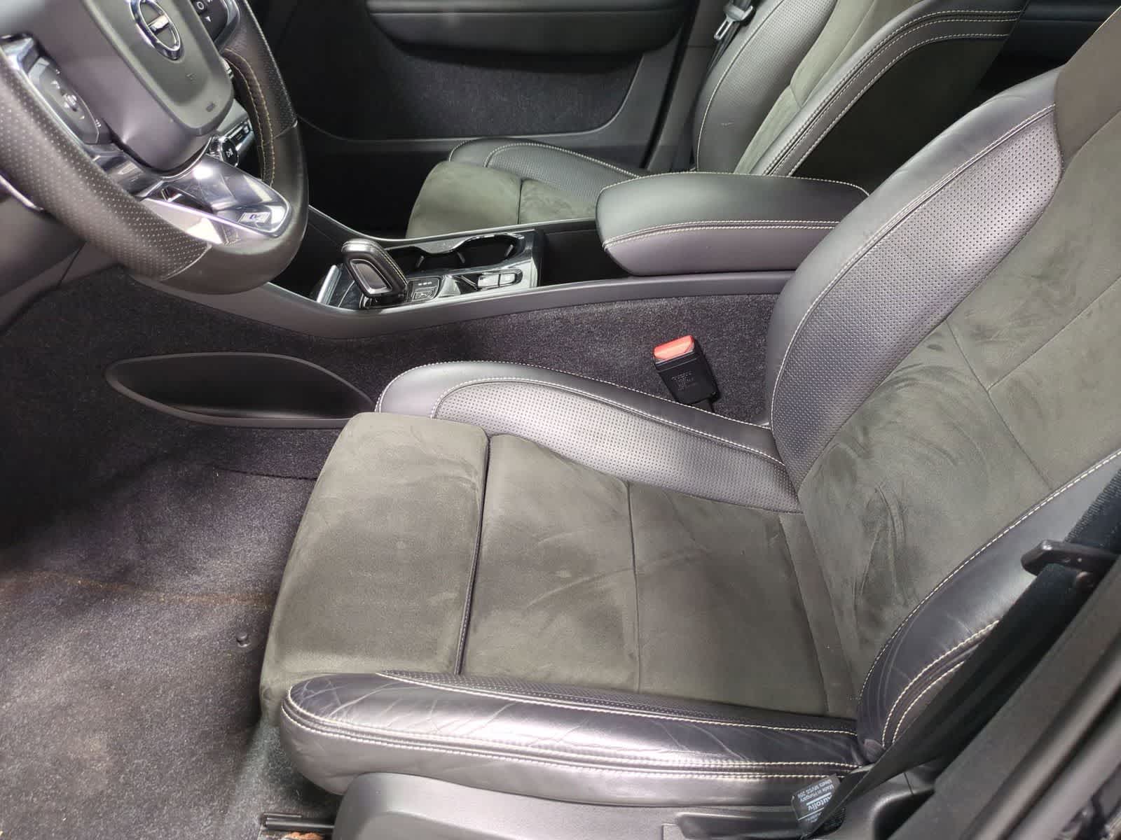 Thumbnail: 2019 Volvo XC40 - 17