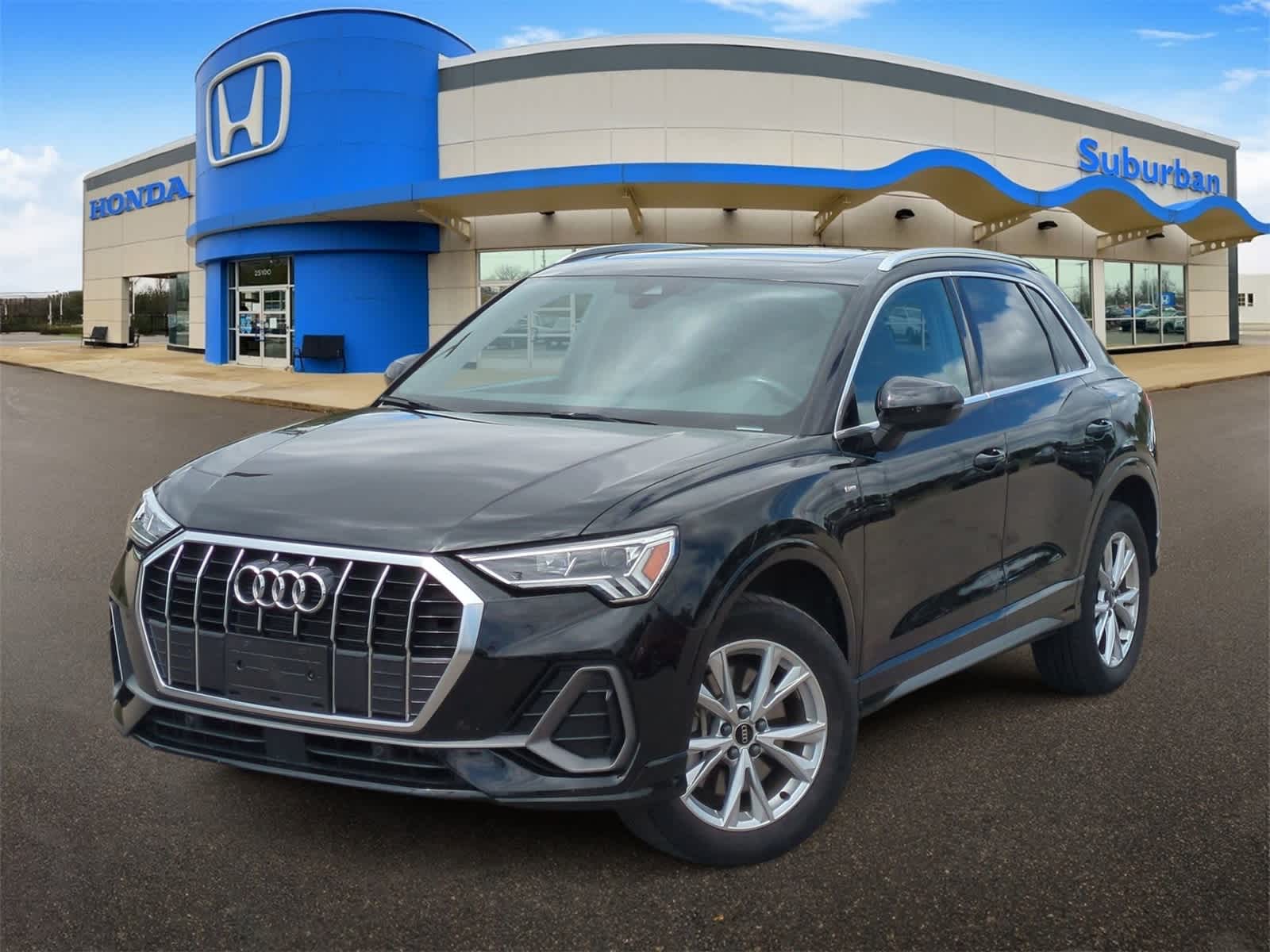 Thumbnail: 2023 Audi Q3 - 1