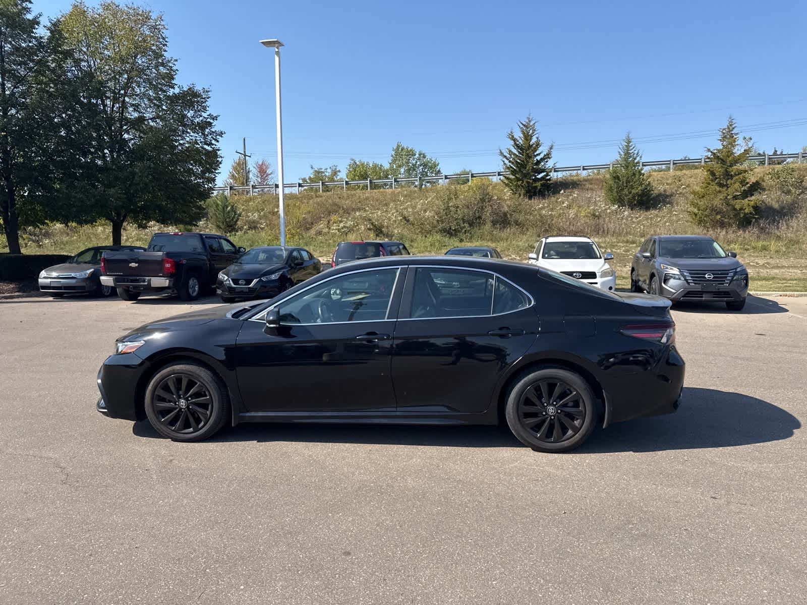 Thumbnail: 2021 Toyota Camry - 32