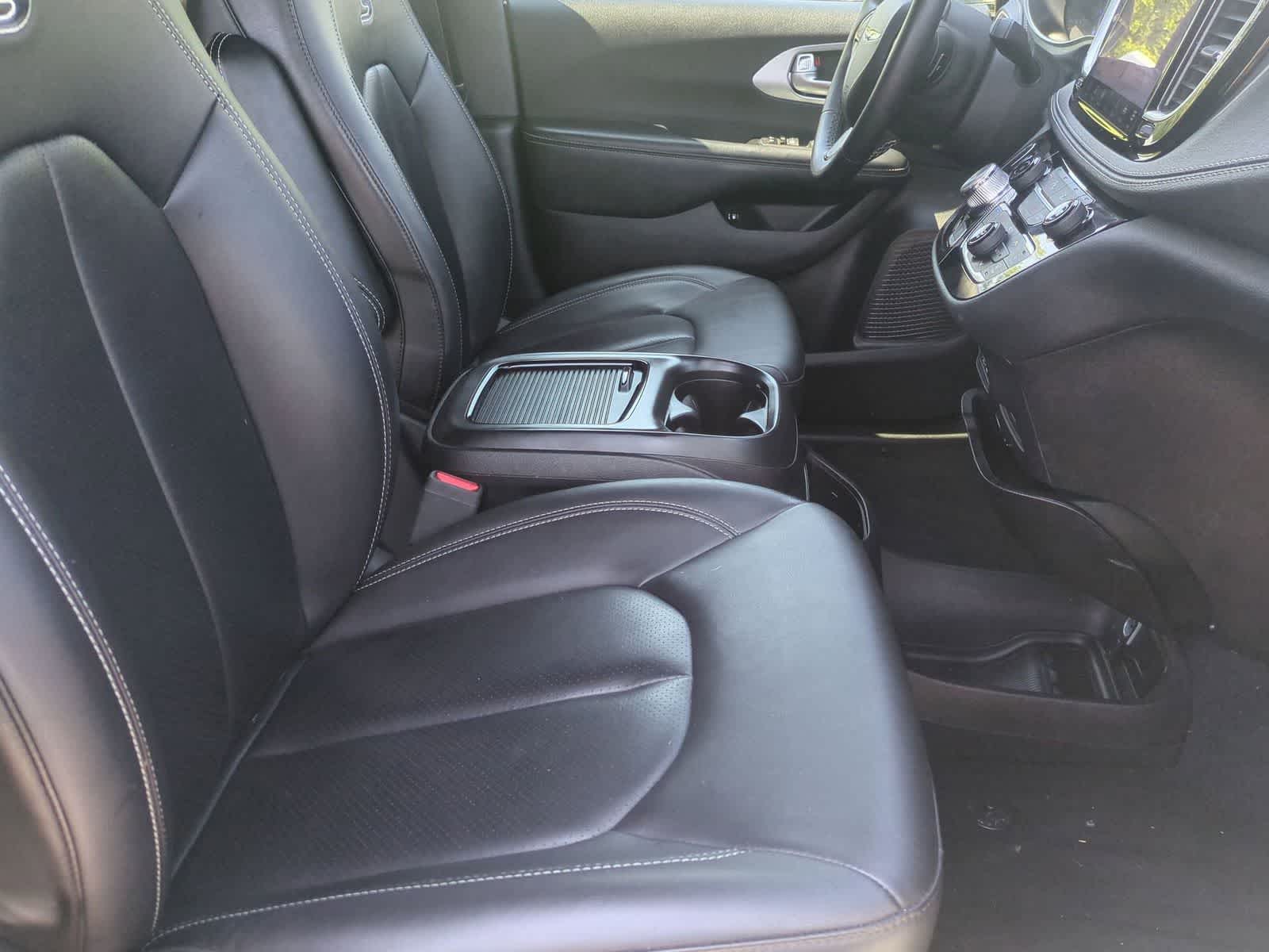 2024 Chrysler Pacifica PHEV Select - Photo 21