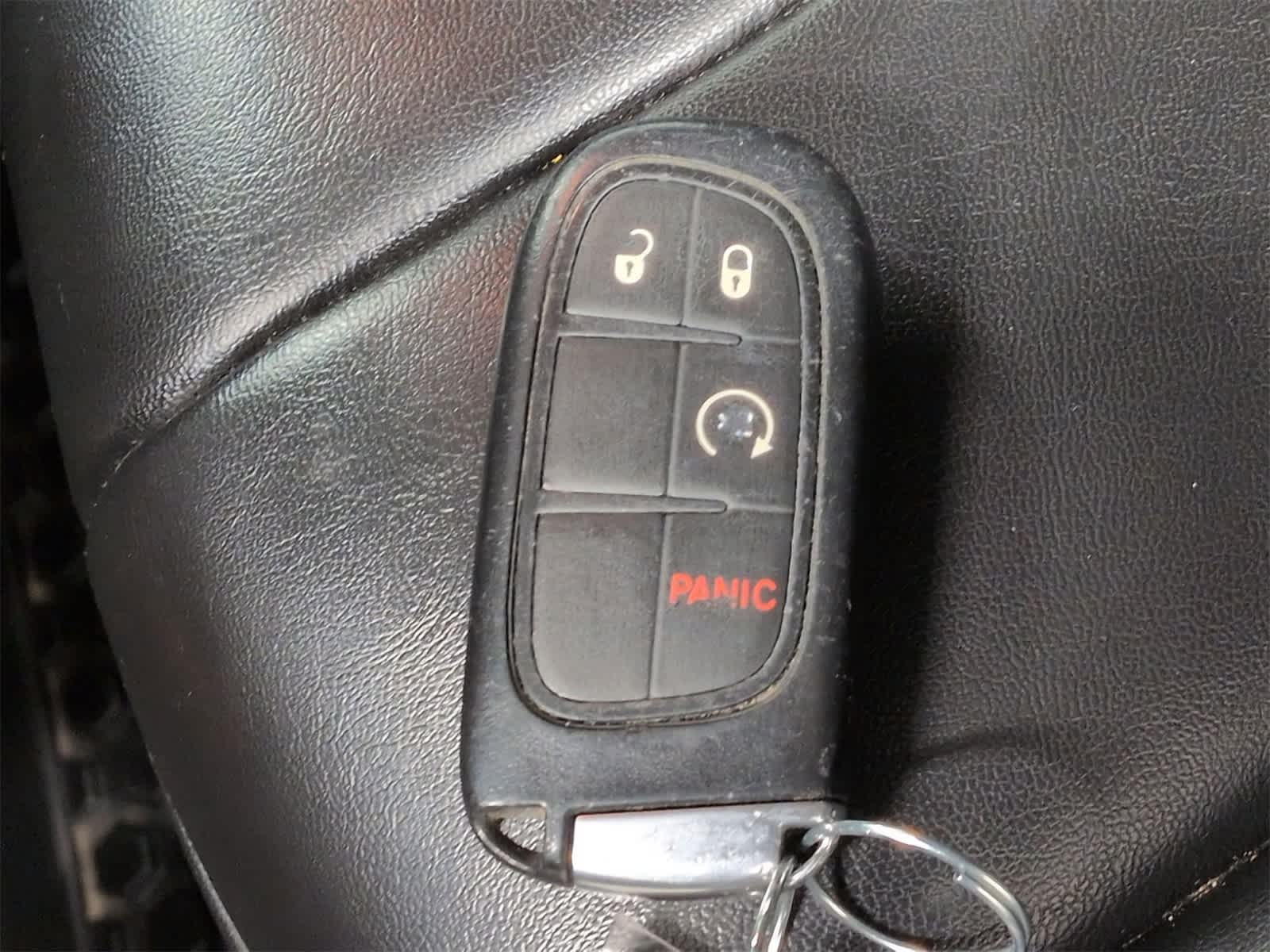 Thumbnail: 2019 Jeep Cherokee - 34