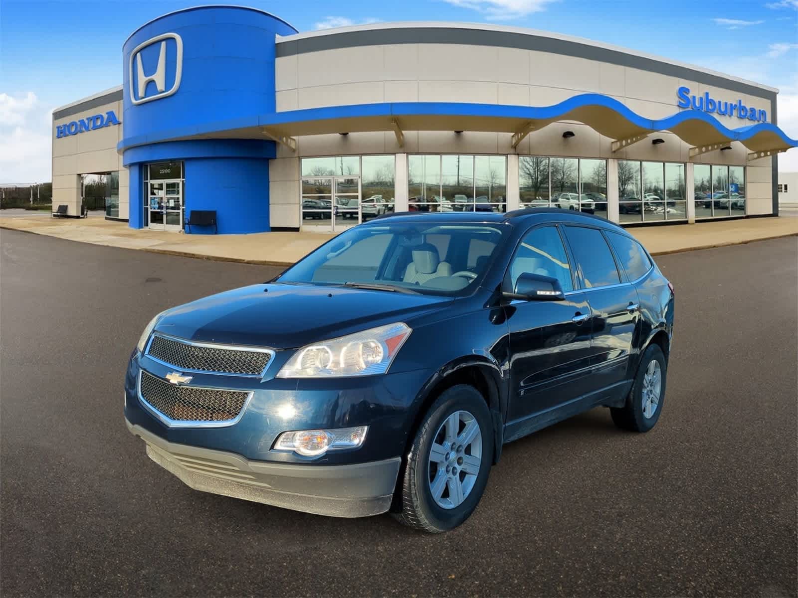 Thumbnail: 2010 Chevrolet Traverse - 4