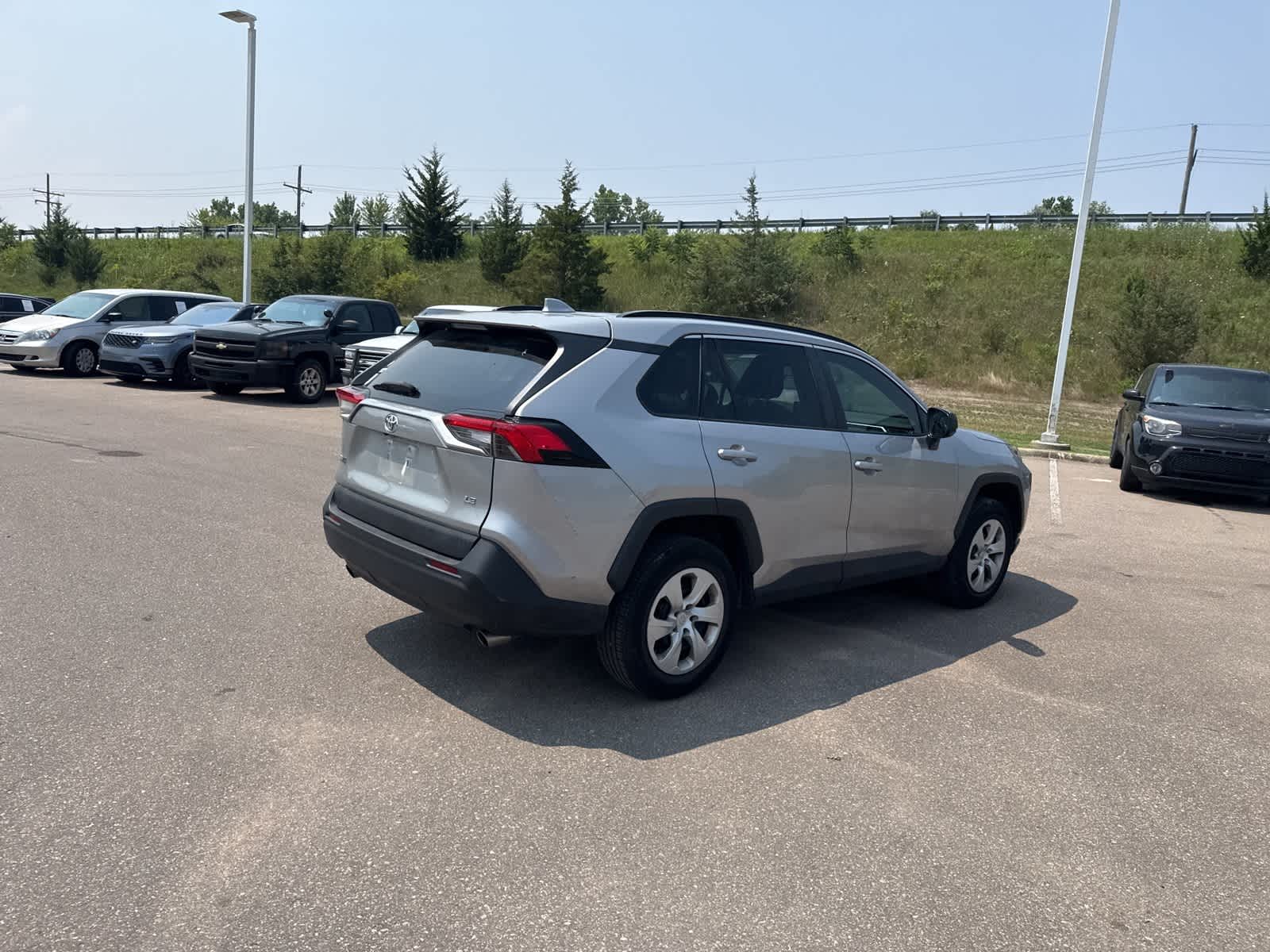 Thumbnail: 2019 Toyota RAV4 - 15