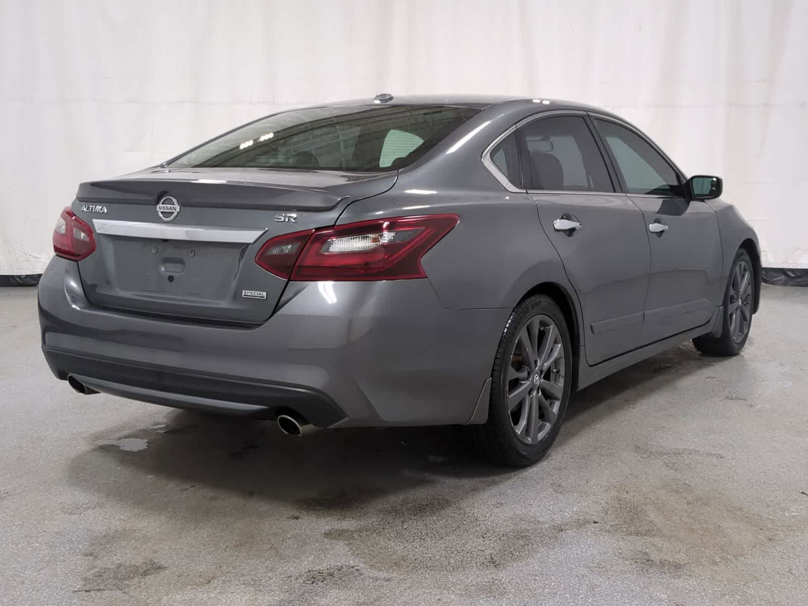 Thumbnail: 2018 Nissan Altima - 14