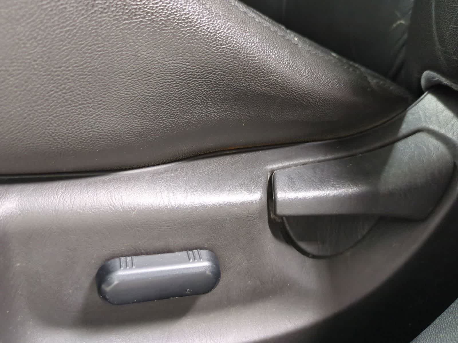 Thumbnail: 2010 Ford Escape - 17