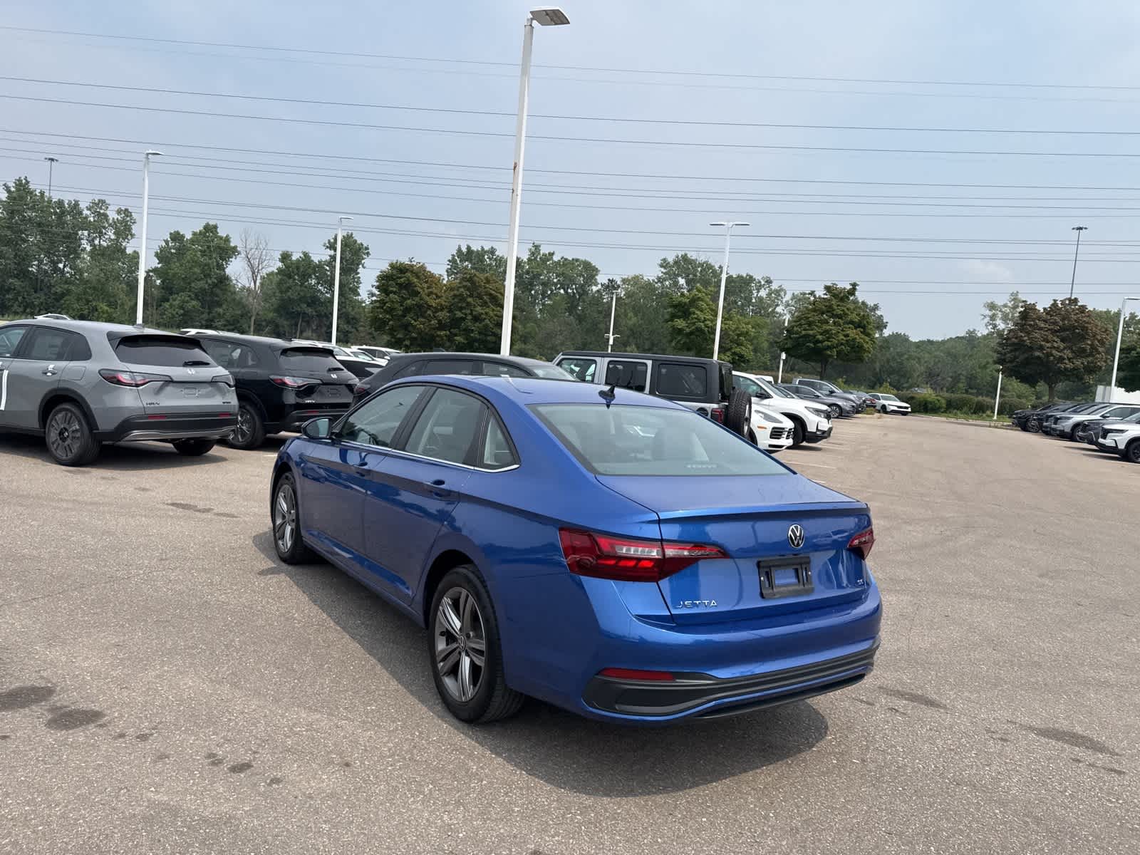 Thumbnail: 2023 Volkswagen Jetta - 20