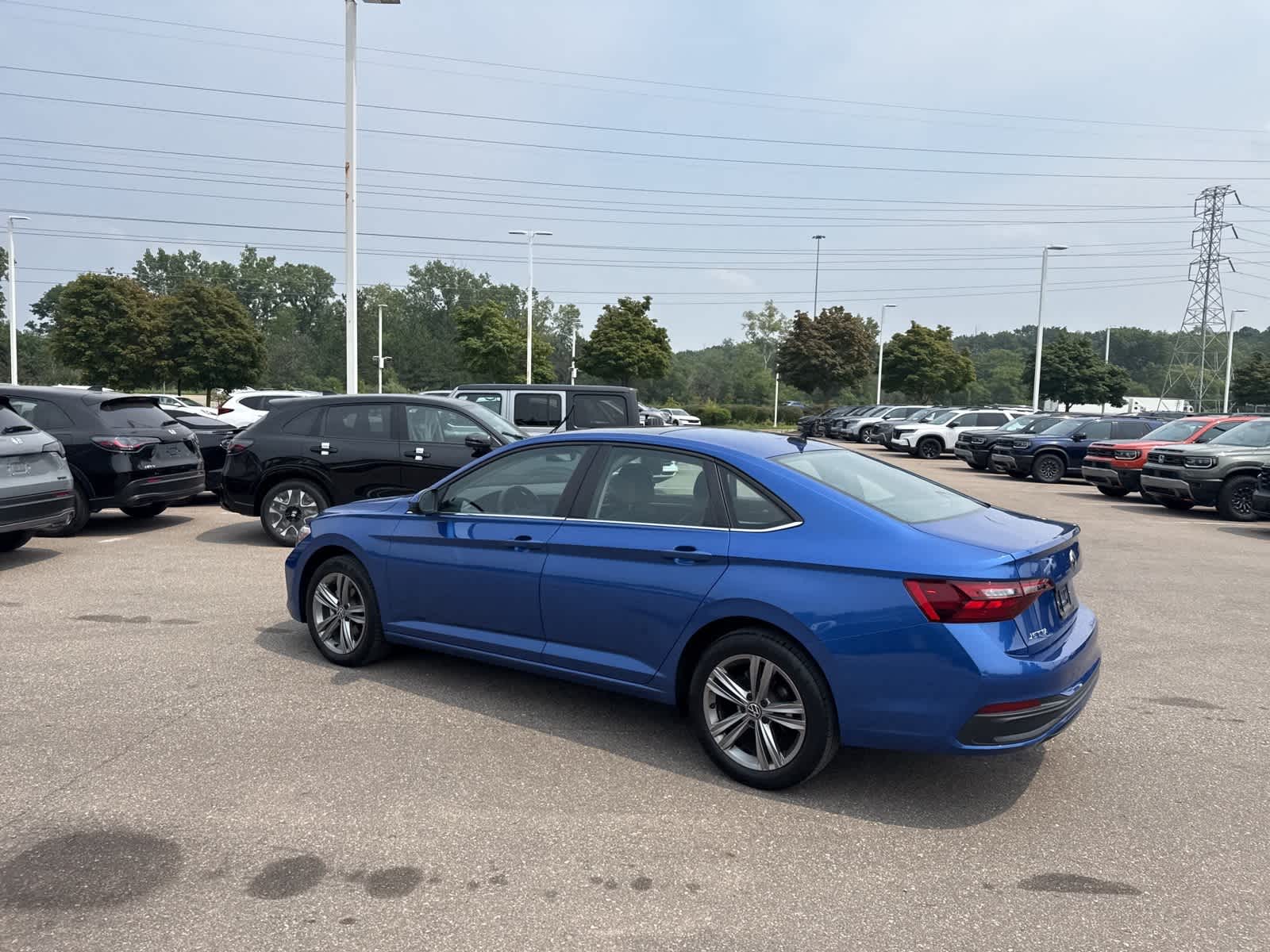 Thumbnail: 2023 Volkswagen Jetta - 22