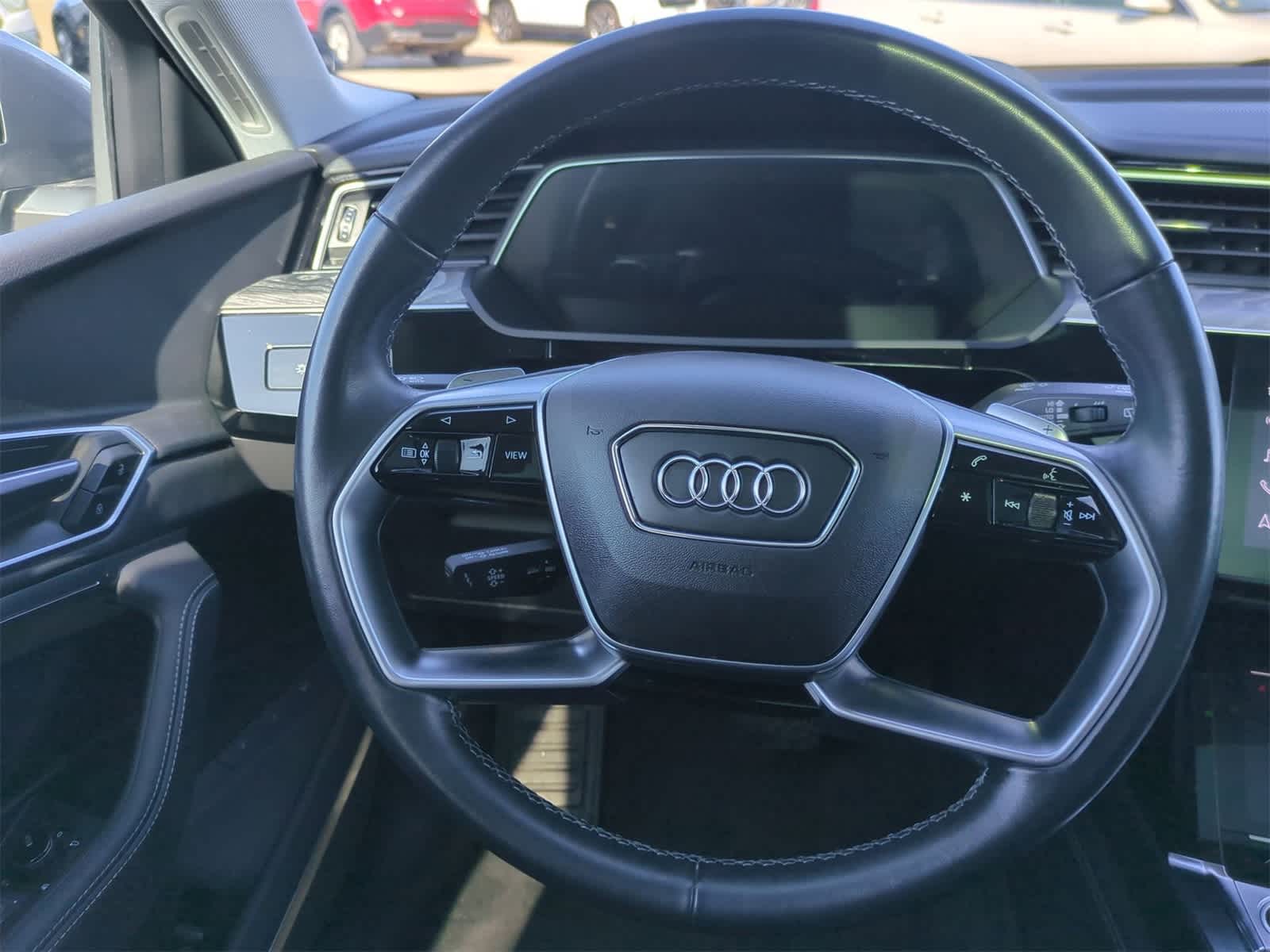 Thumbnail: 2022 Audi e-tron - 24