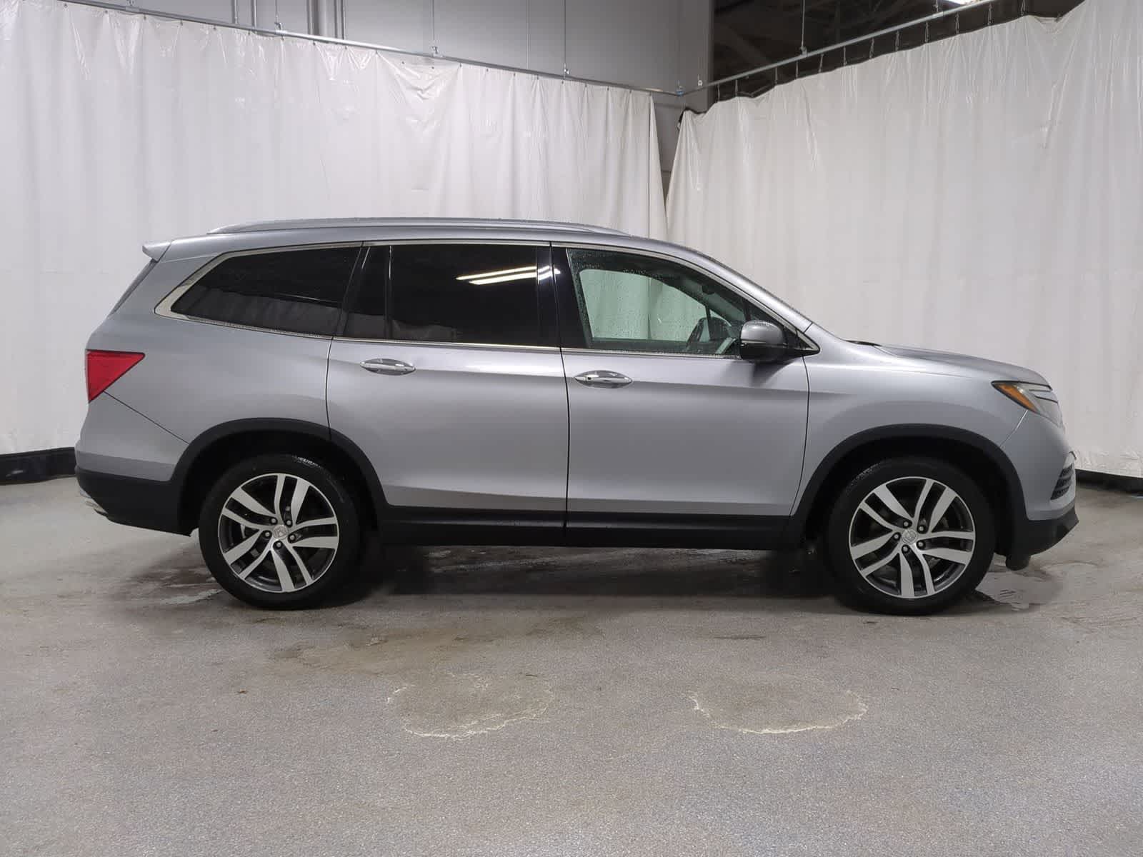 Thumbnail: 2018 Honda Pilot - 15