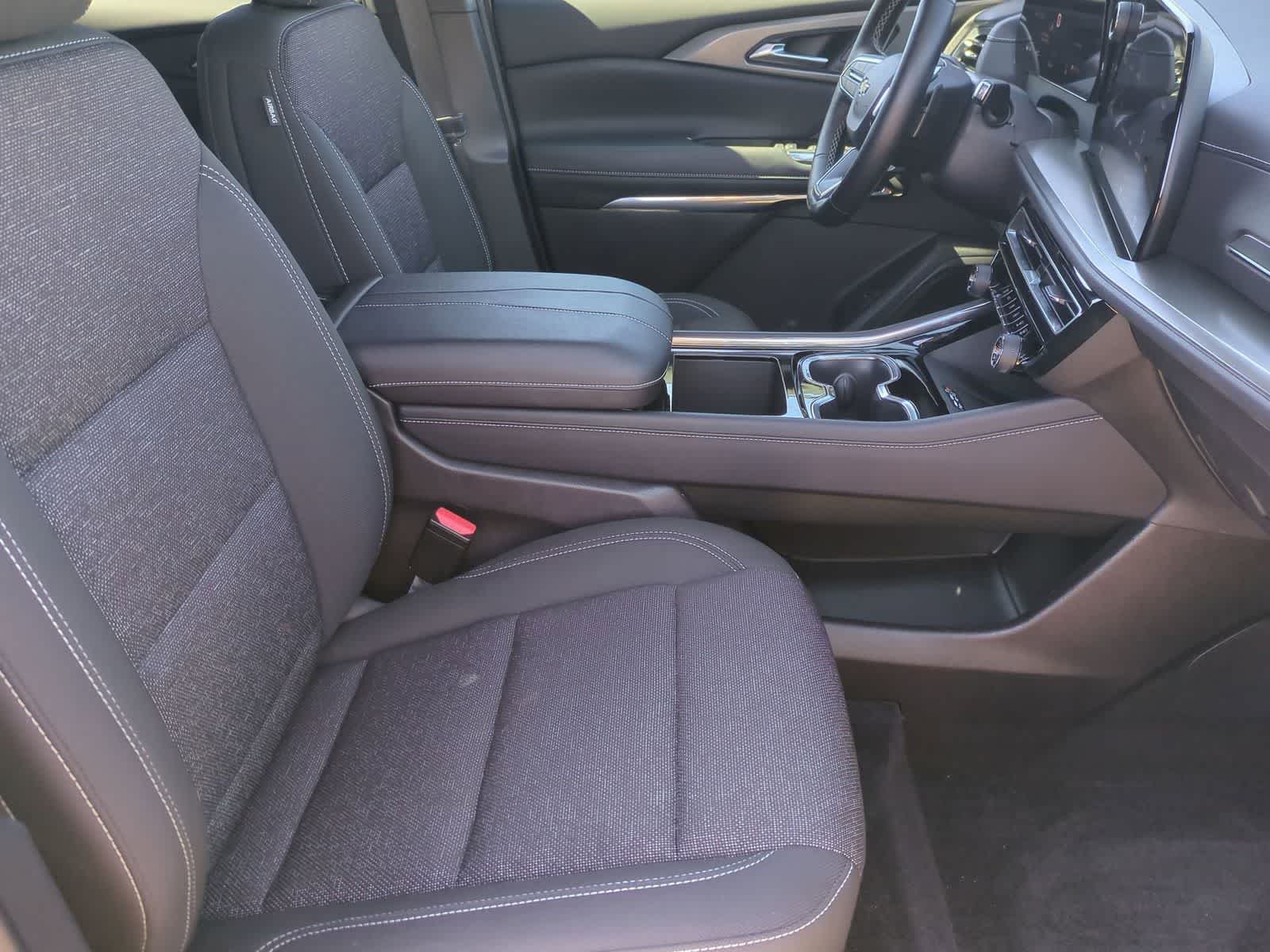 Thumbnail: 2025 Chevrolet Traverse - 21