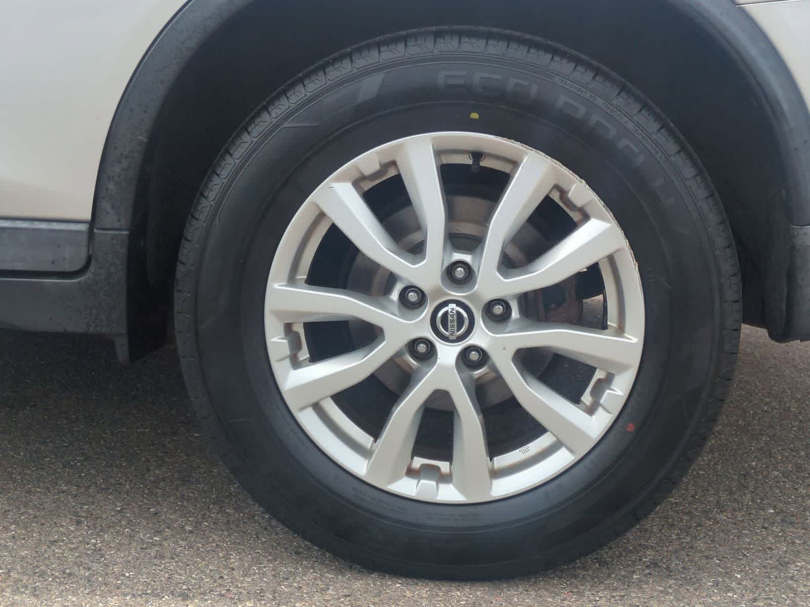 Thumbnail: 2018 Nissan Rogue - 14