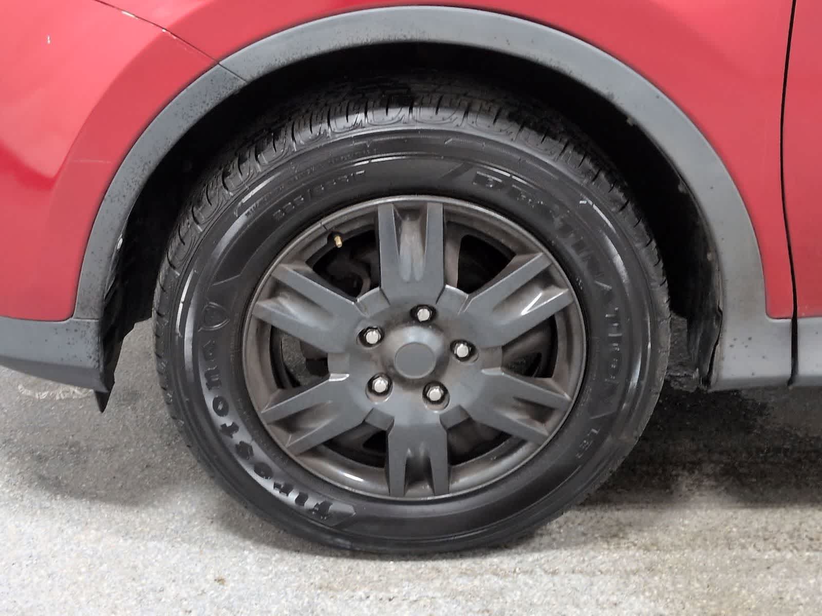 Thumbnail: 2015 Toyota RAV4 - 14