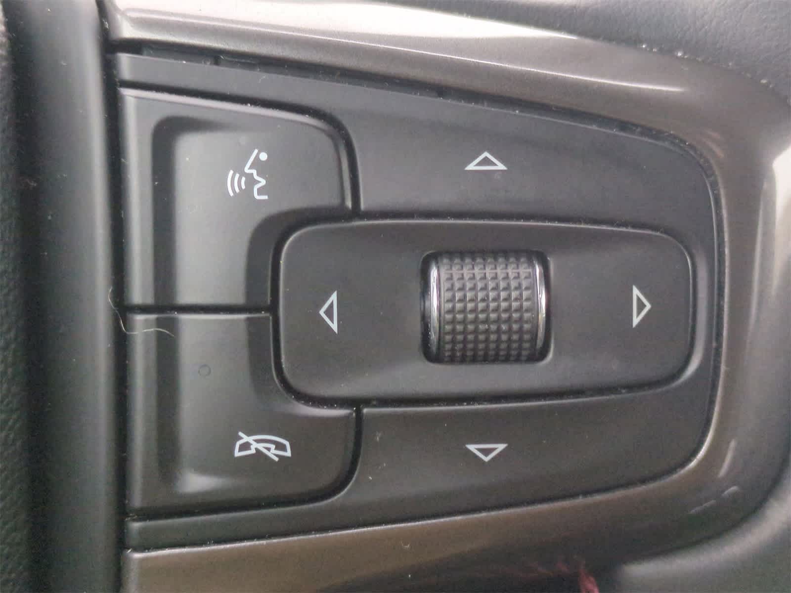 Thumbnail: 2023 Chevrolet Suburban - 24