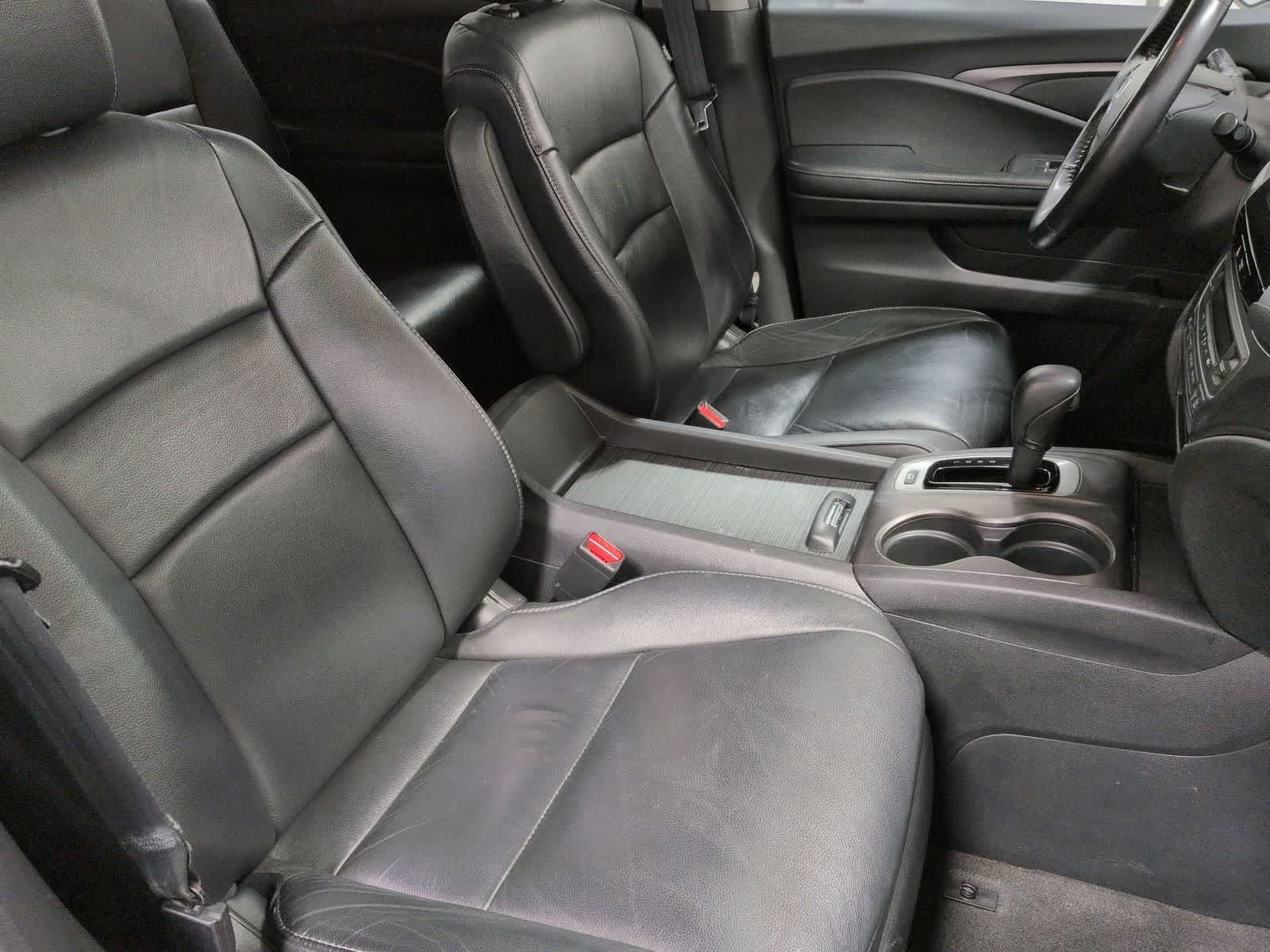 Thumbnail: 2017 Honda Pilot - 24