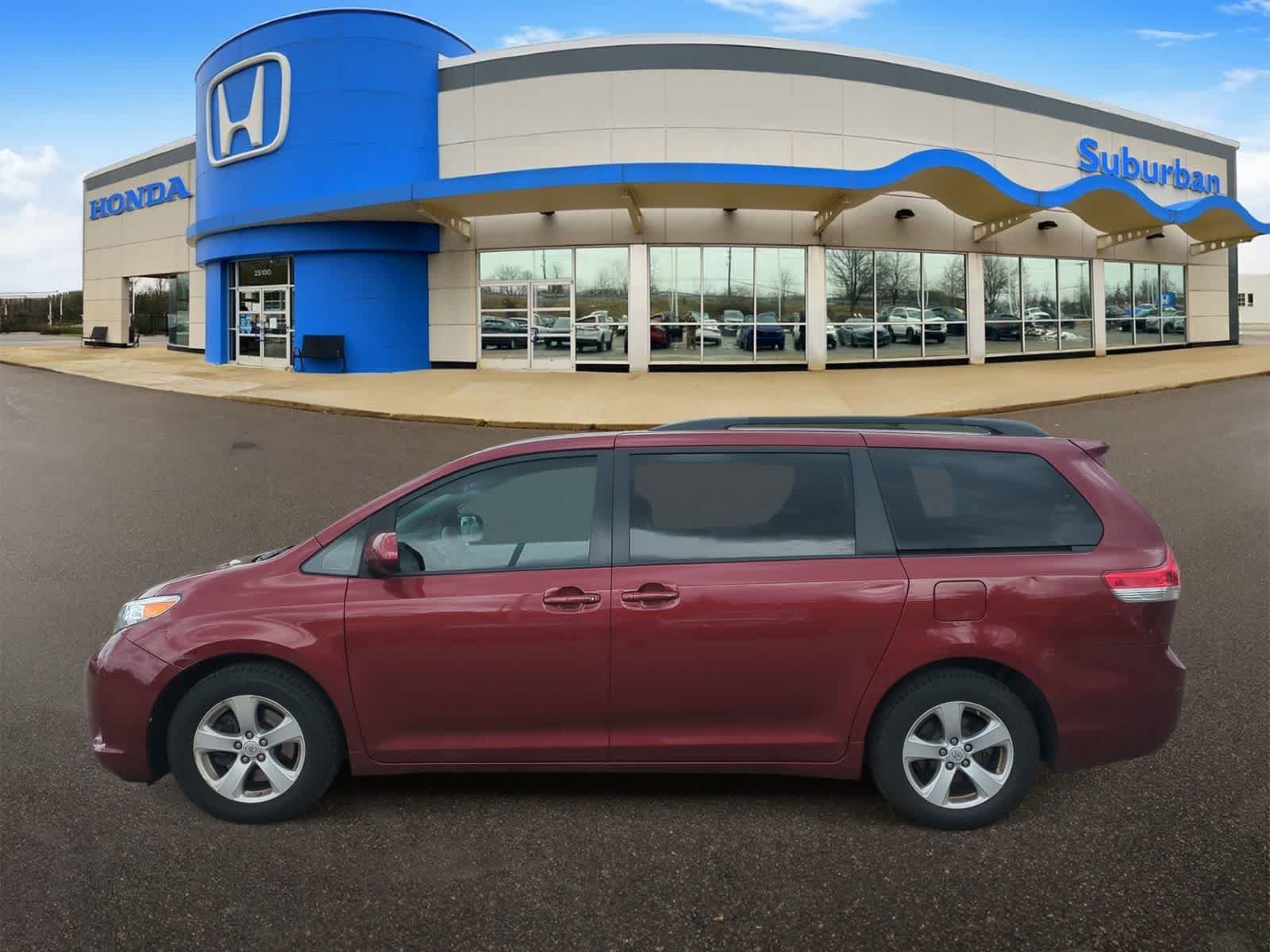 Thumbnail: 2012 Toyota Sienna - 5