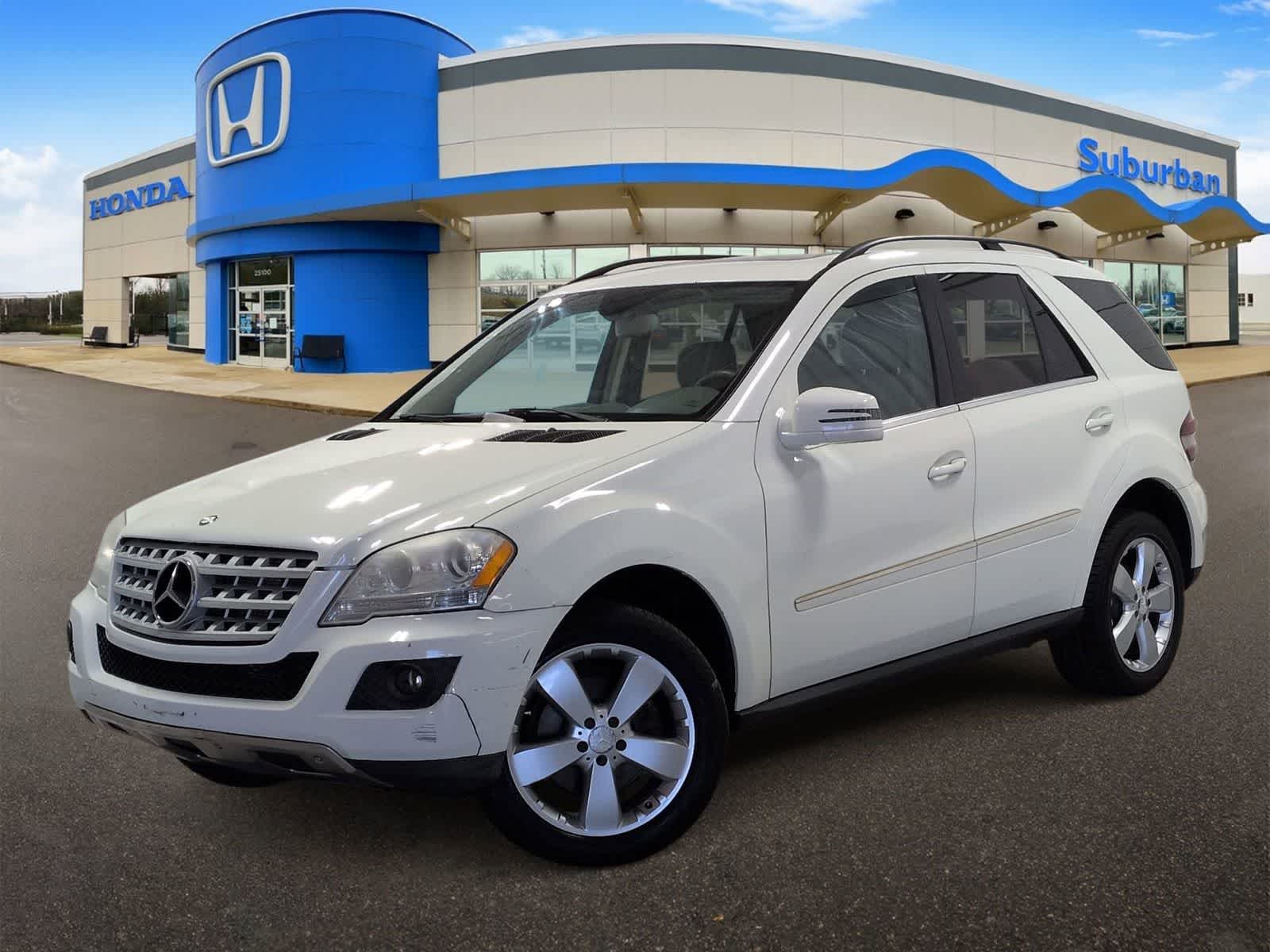 2011 Mercedes-Benz M-Class ML 350 -
                  Farmington Hills, MI