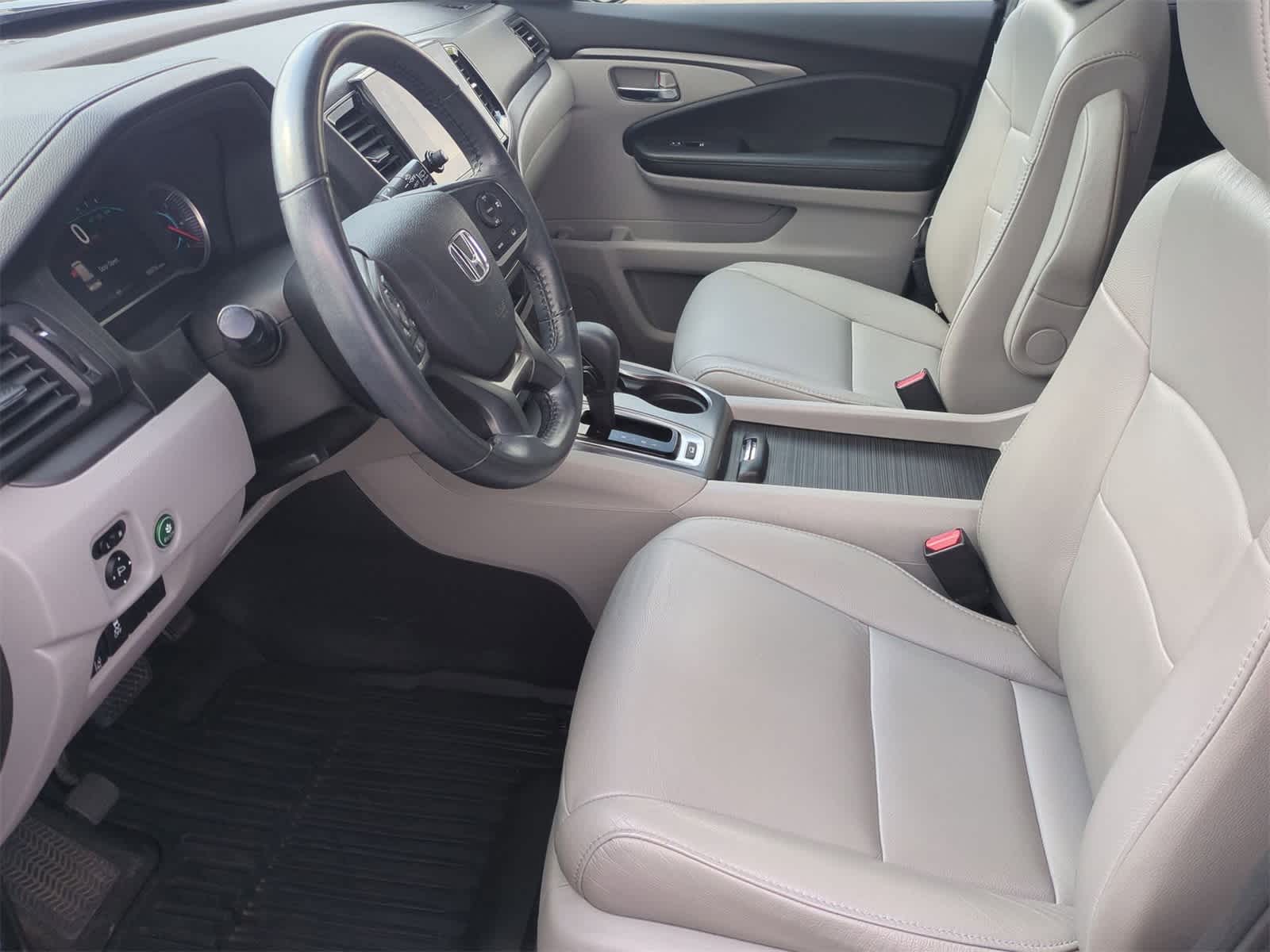 Thumbnail: 2019 Honda Pilot - 16