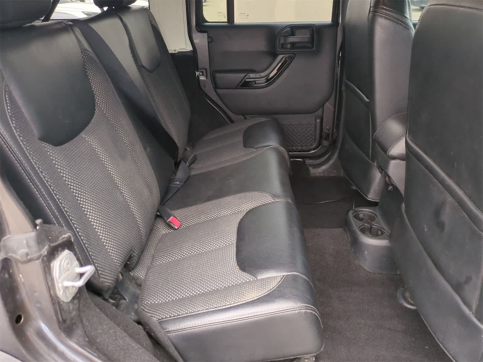 2016 Jeep Wrangler Unlimited Backcountry 19