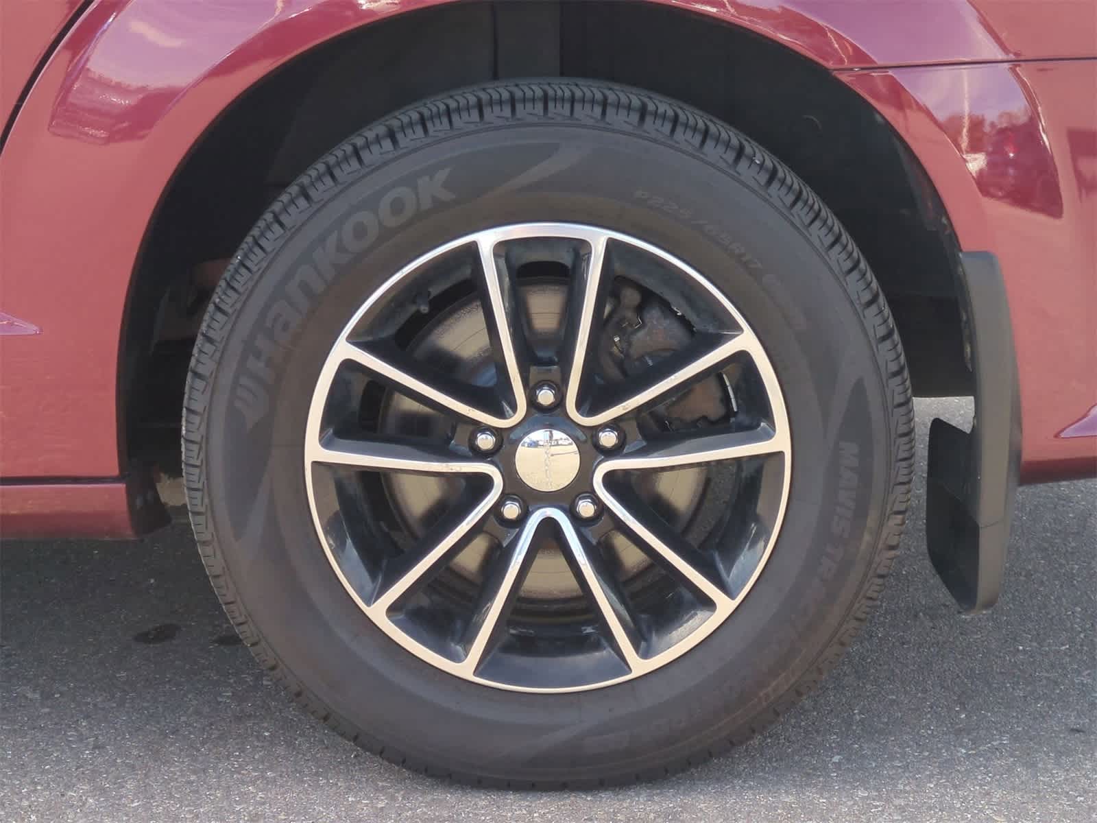 Thumbnail: 2019 Dodge Grand Caravan - 14