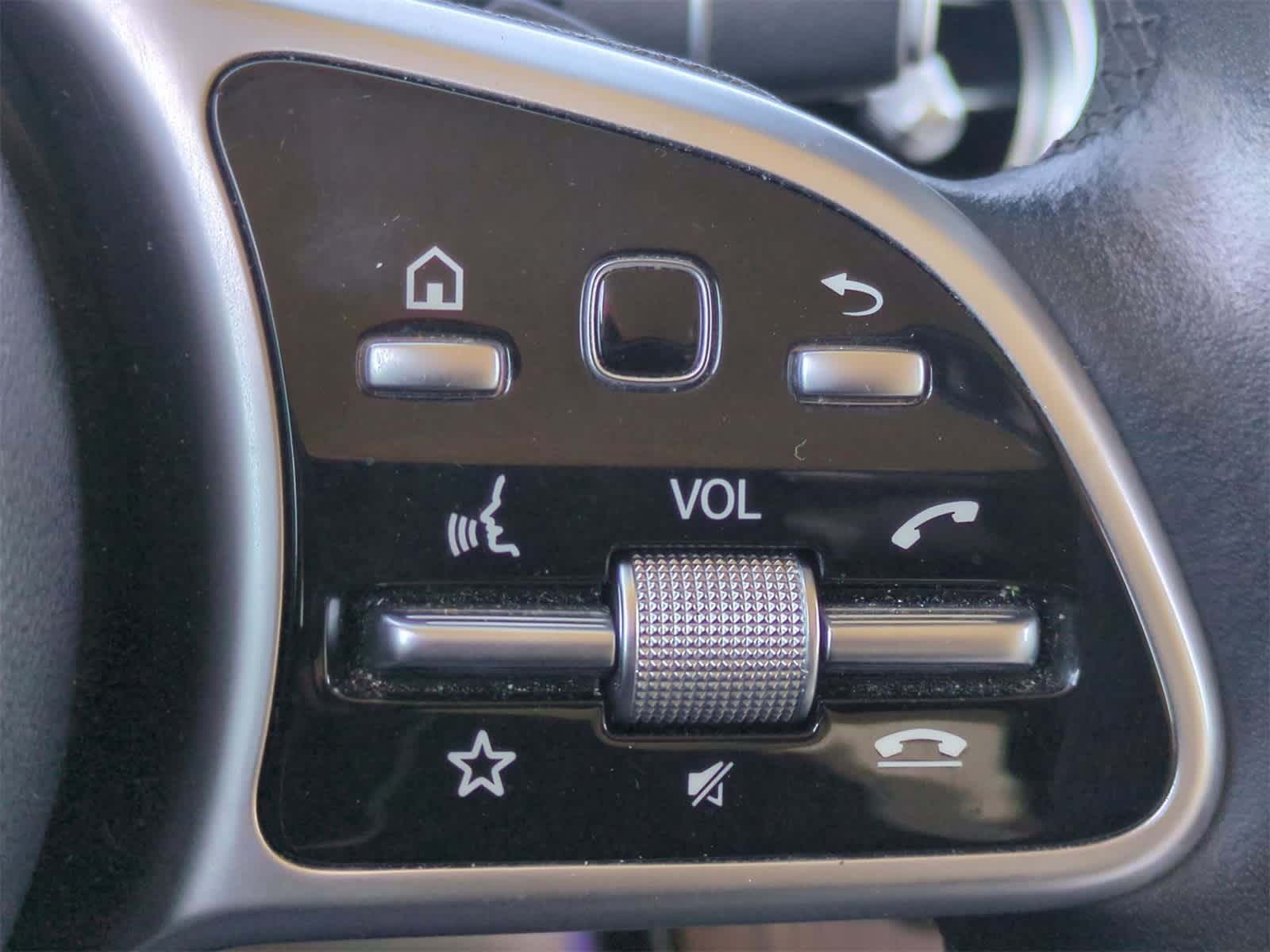 Thumbnail: 2022 Mercedes-Benz GLC - 24