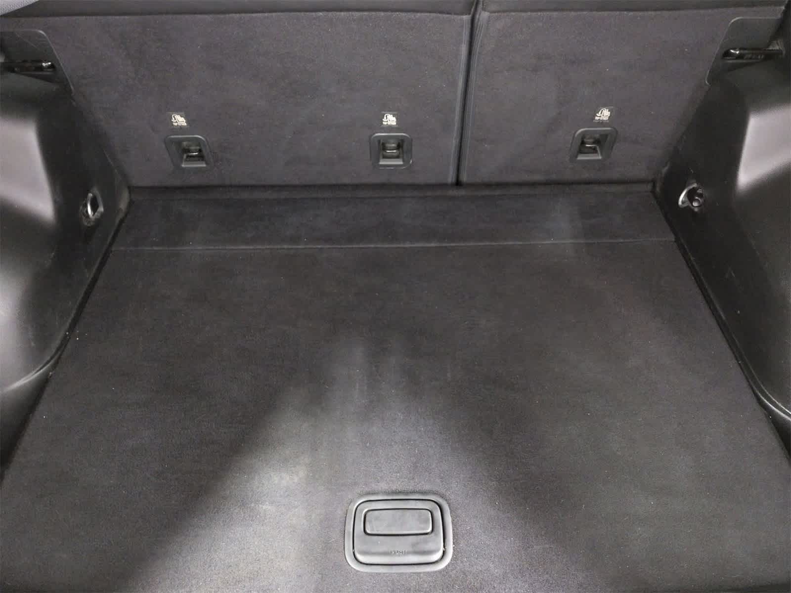 Thumbnail: 2019 Jeep Cherokee - 33