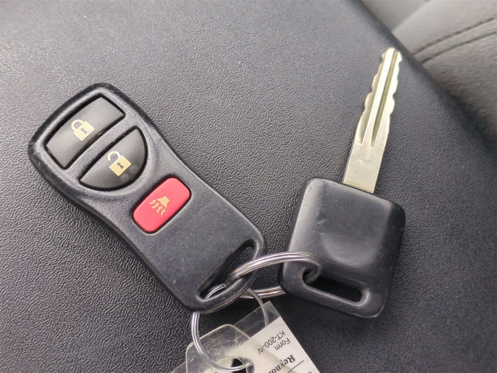 Thumbnail: 2011 Nissan Sentra - 32