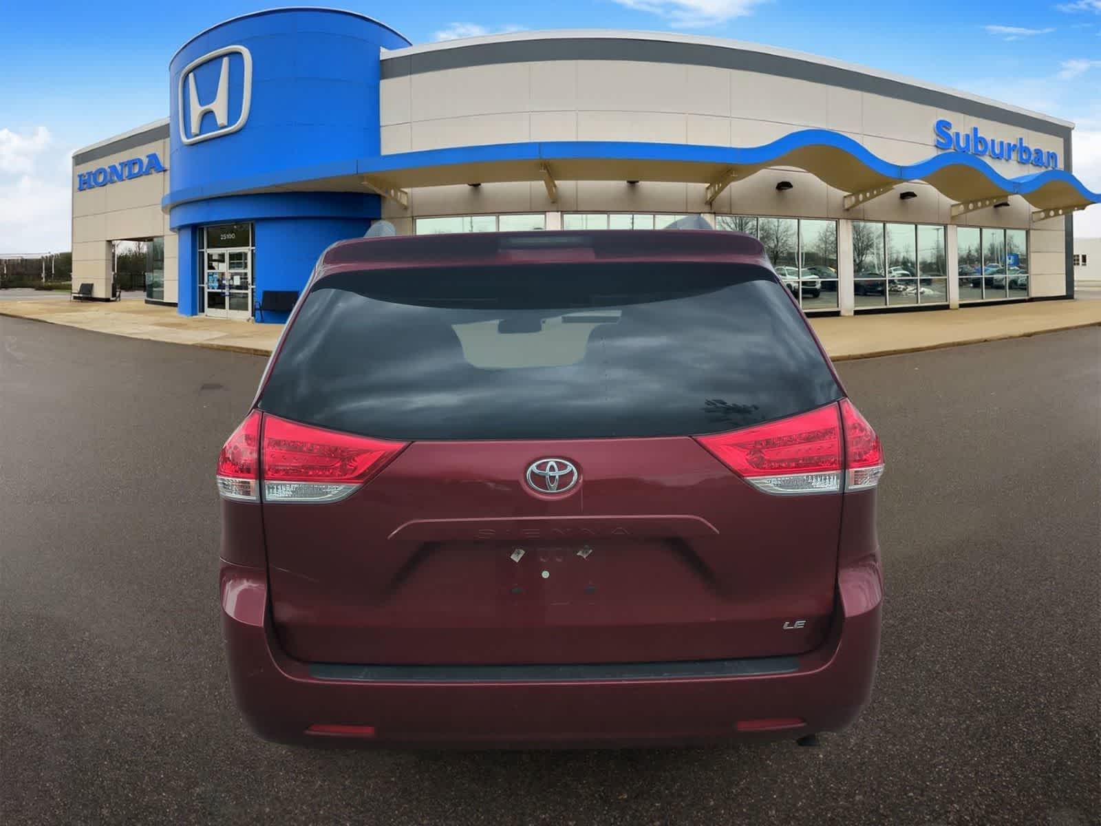 Thumbnail: 2012 Toyota Sienna - 7