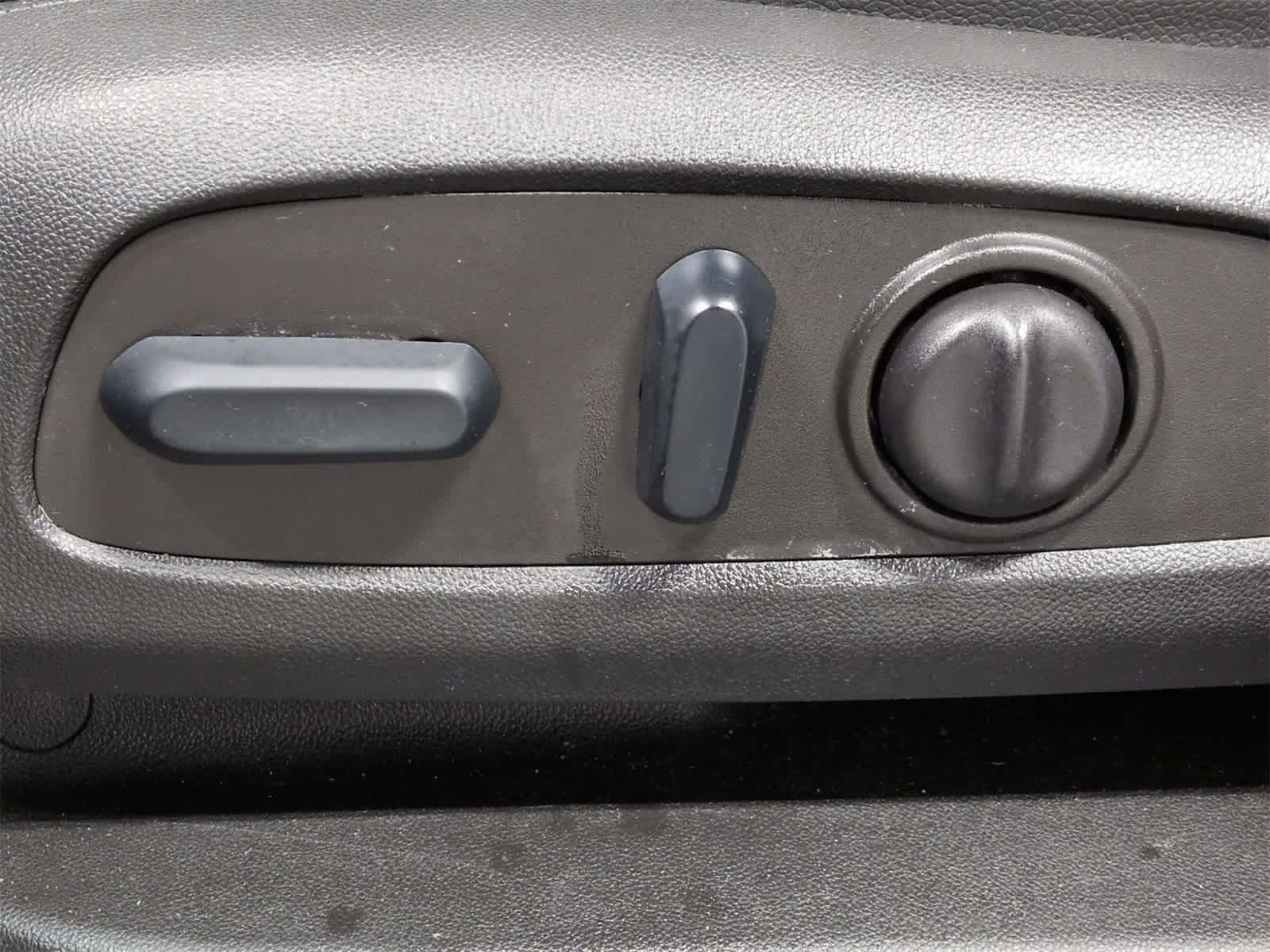 Thumbnail: 2022 Chevrolet Equinox - 18