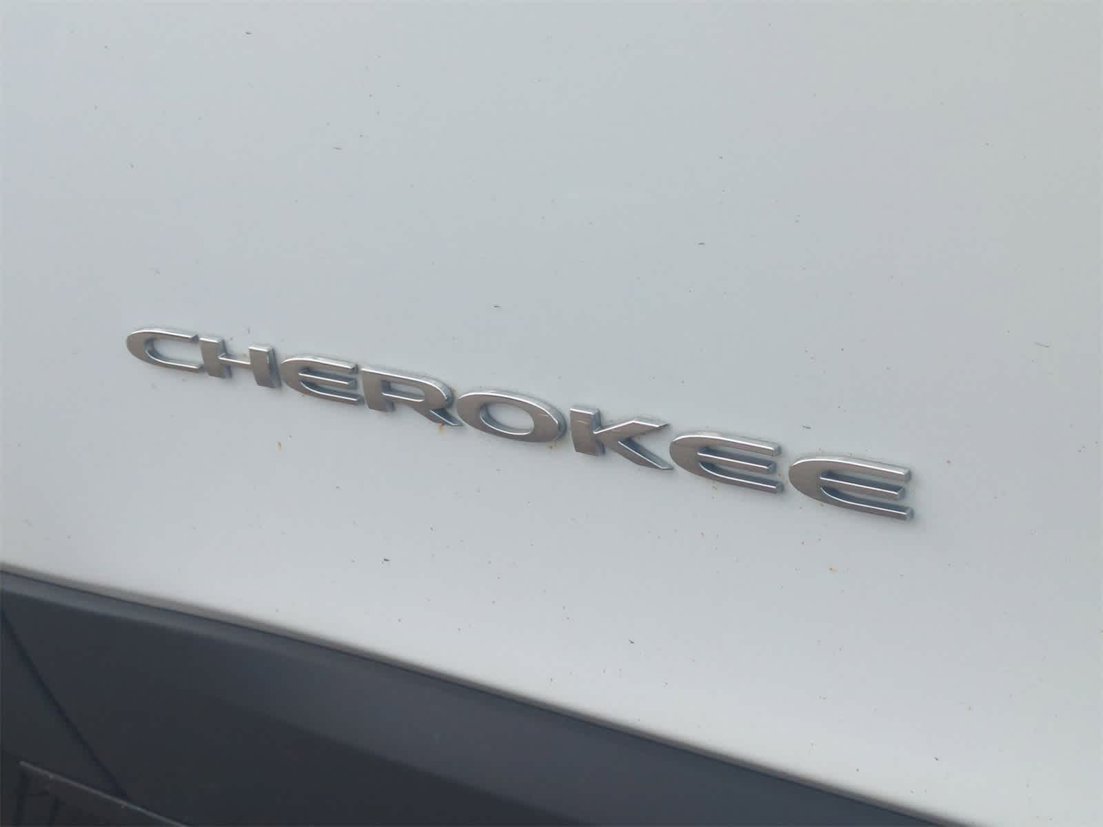 Thumbnail: 2020 Jeep Cherokee - 14