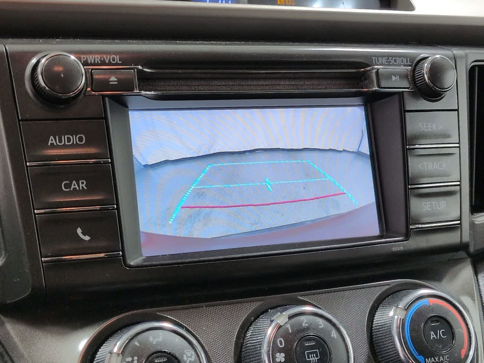 Thumbnail: 2015 Toyota RAV4 - 29