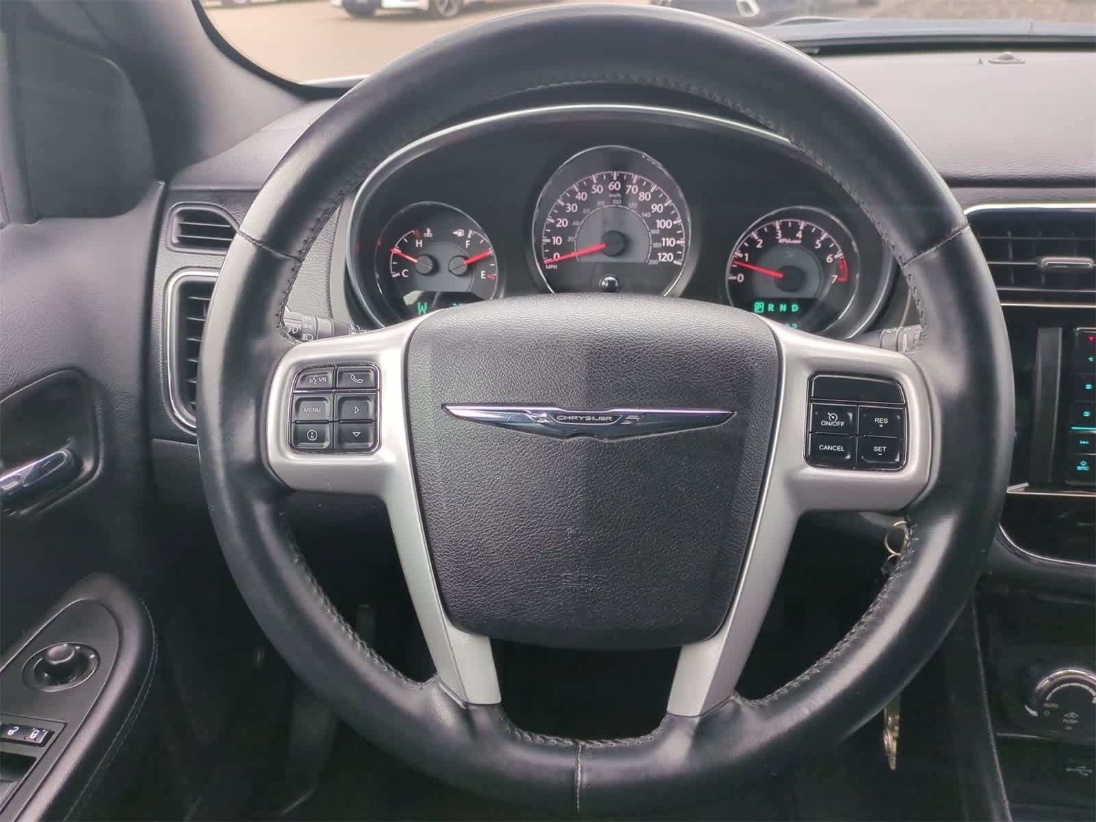 2013 Chrysler 200 Touring 22