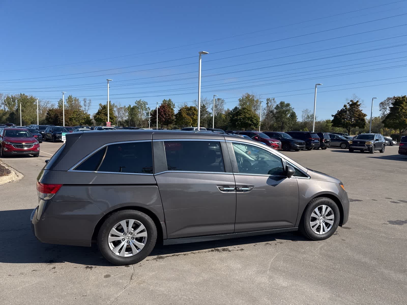 Thumbnail: 2015 Honda Odyssey - 16